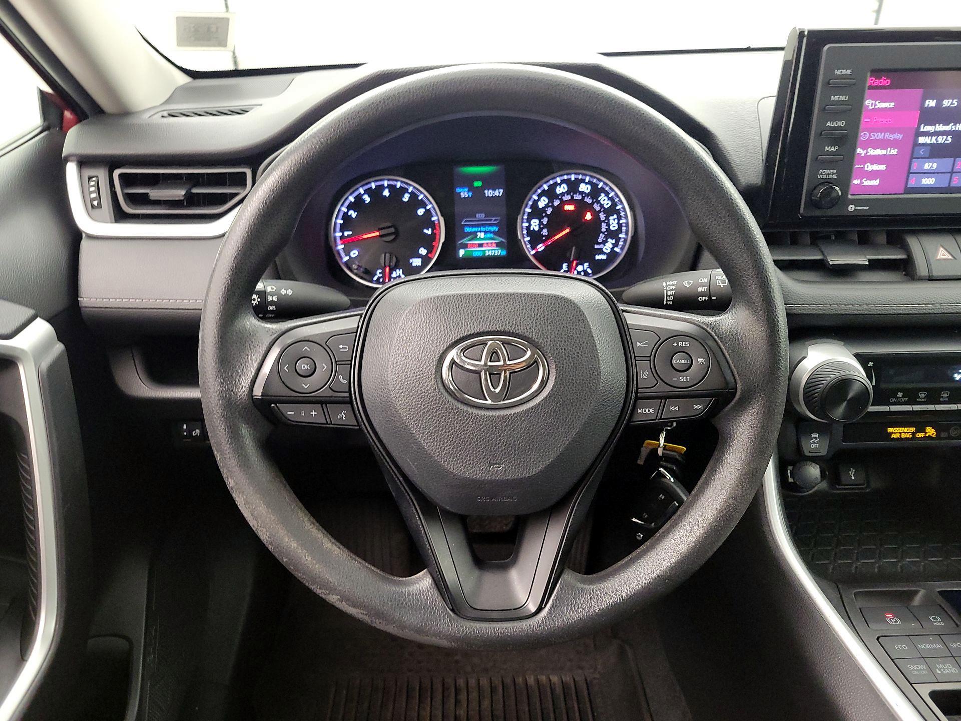 Thumbnail: 2022 Toyota RAV4 - 10