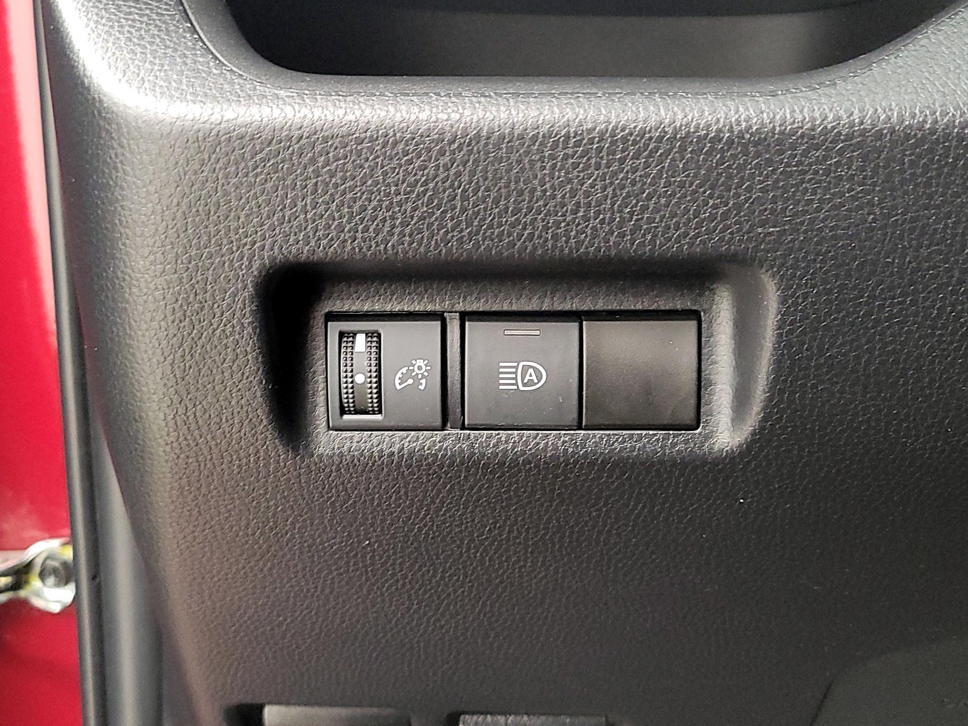 Thumbnail: 2022 Toyota RAV4 - 13