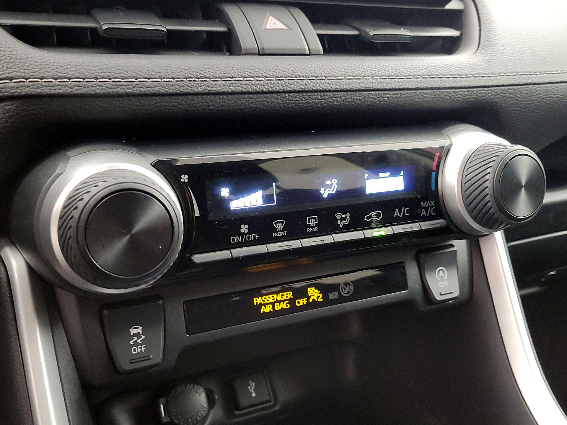 Thumbnail: 2022 Toyota RAV4 - 16