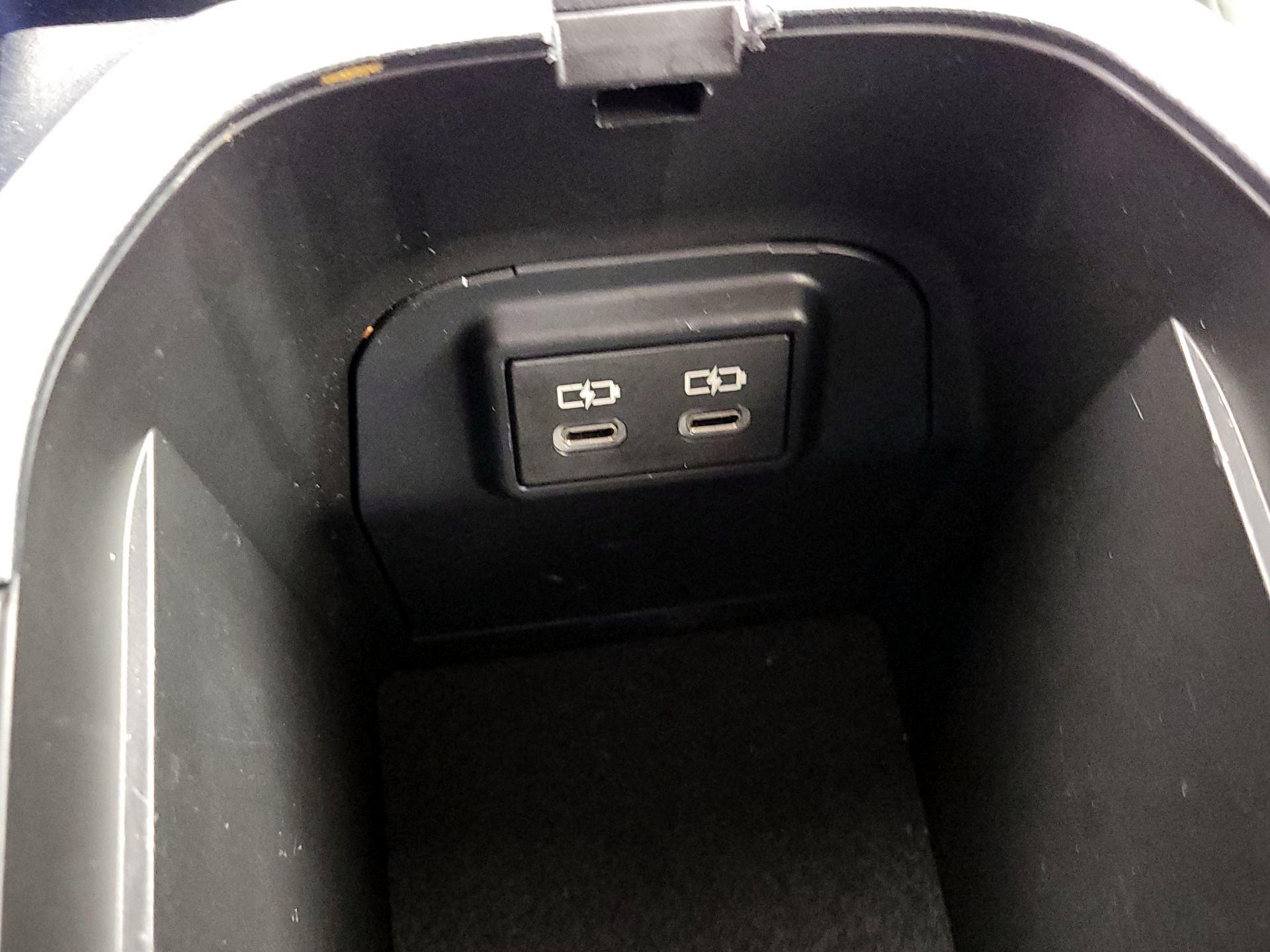 Thumbnail: 2022 Toyota RAV4 - 18