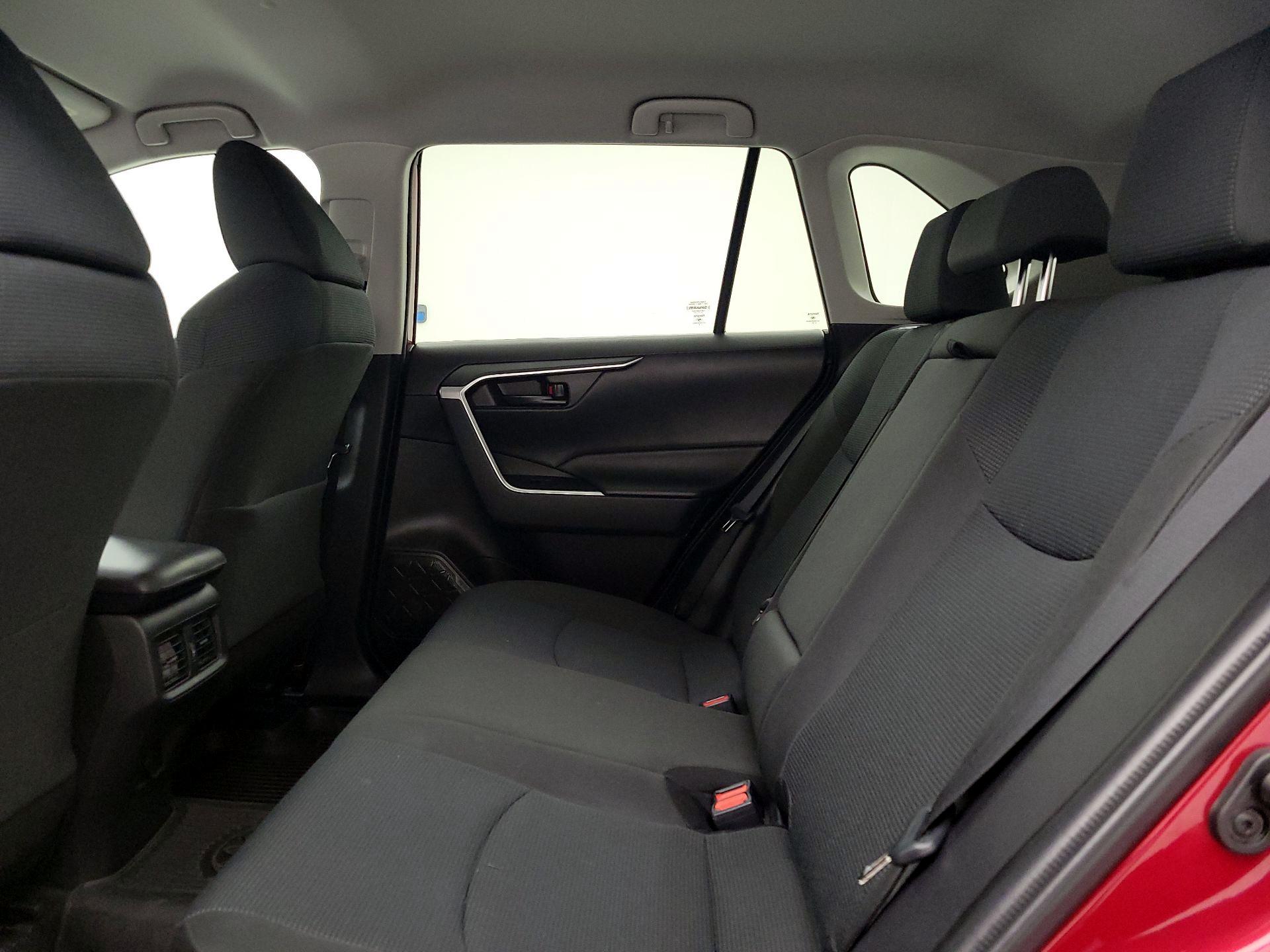 Thumbnail: 2022 Toyota RAV4 - 19