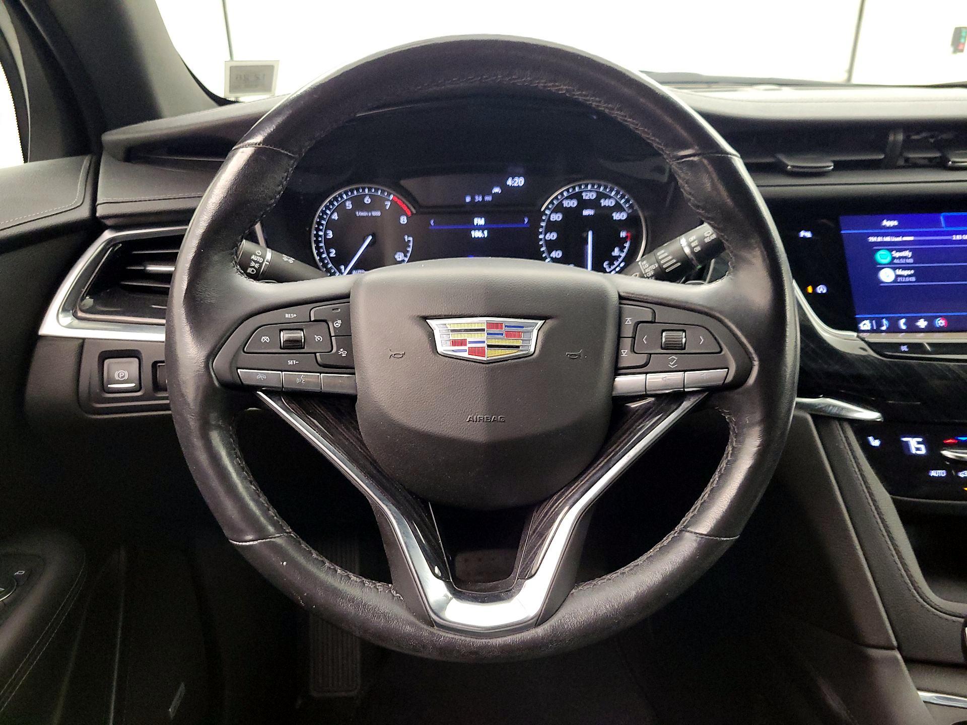 Thumbnail: 2022 Cadillac XT6 - 10