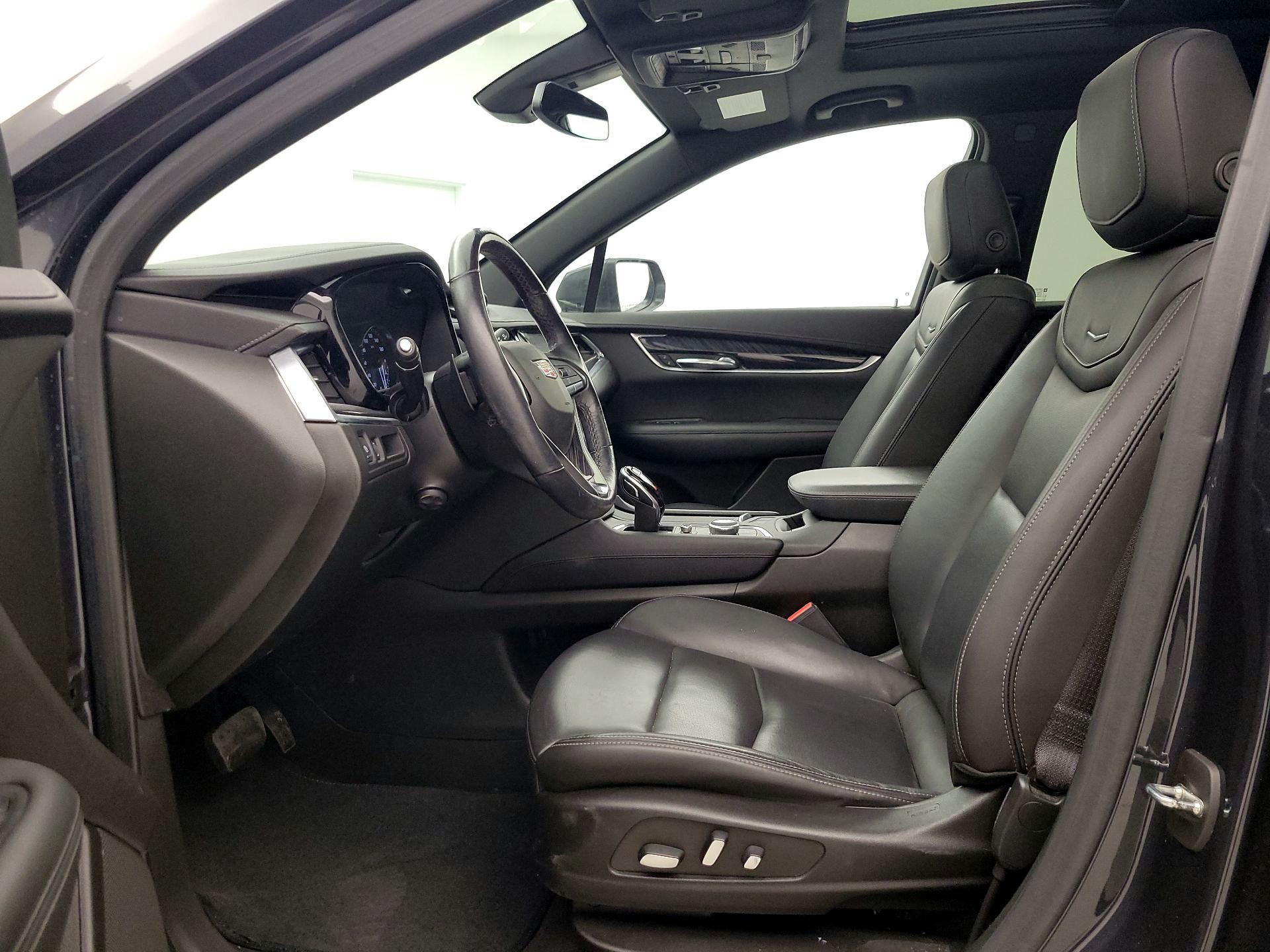 Thumbnail: 2022 Cadillac XT6 - 11