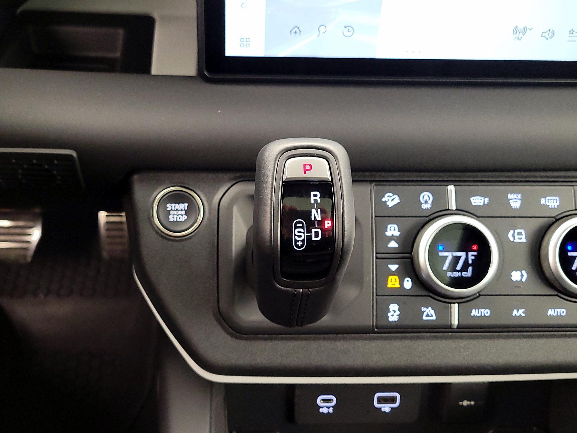 Thumbnail: 2024 Land Rover Defender - 17