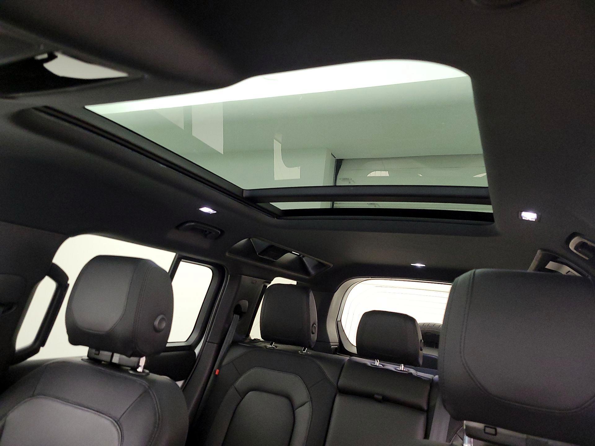 Thumbnail: 2024 Land Rover Defender - 19