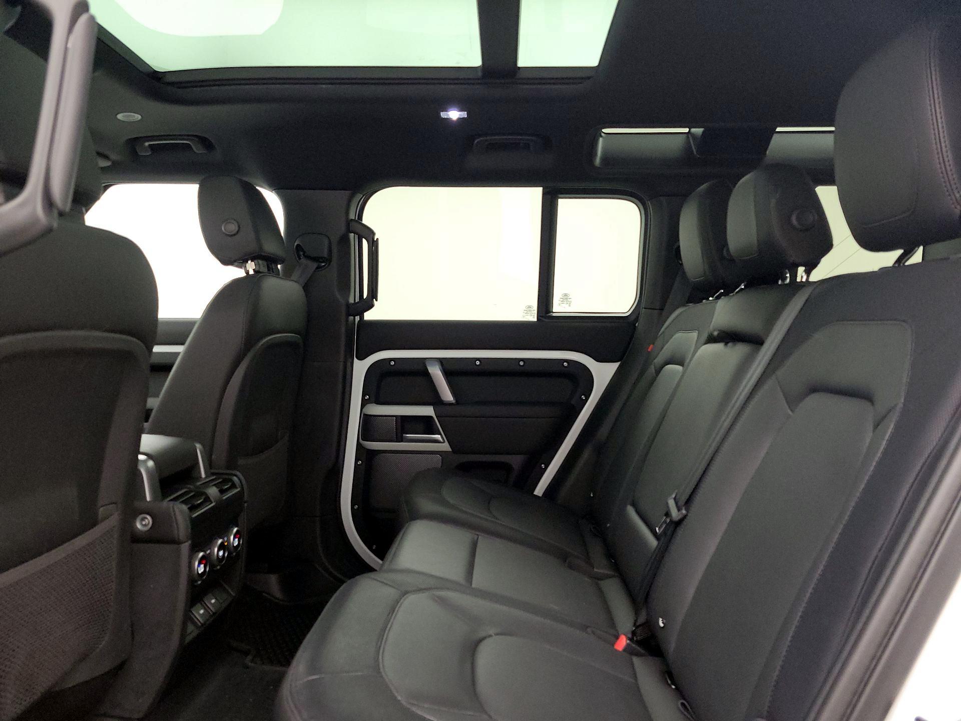 Thumbnail: 2024 Land Rover Defender - 20