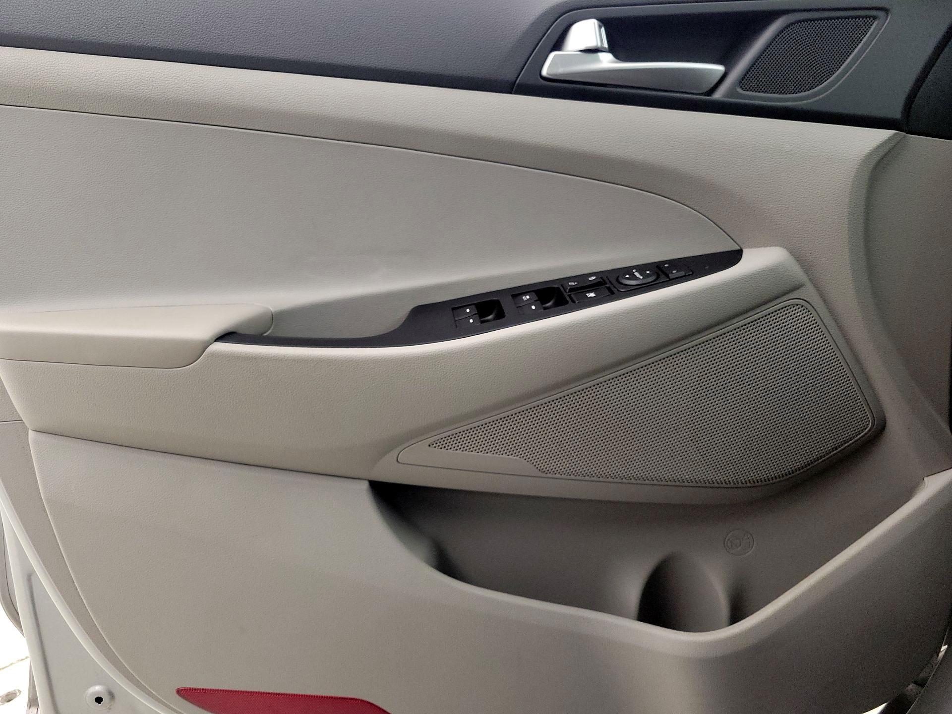 Thumbnail: 2020 Hyundai Tucson - 12