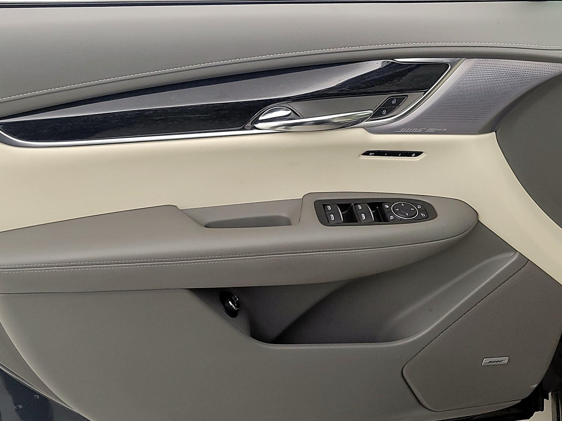 Thumbnail: 2020 Cadillac XT6 - 12