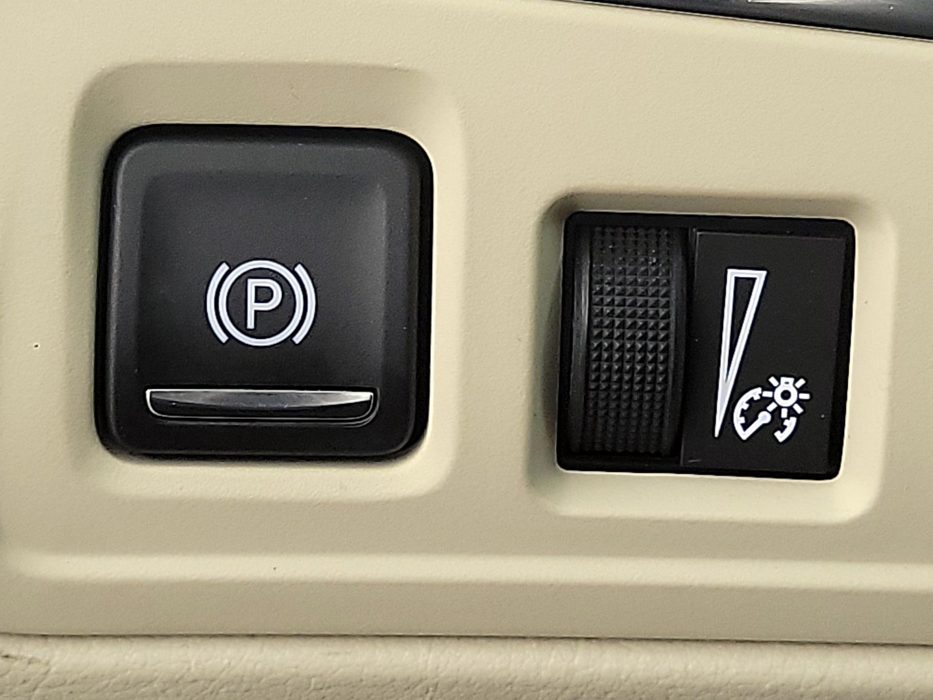 Thumbnail: 2020 Cadillac XT6 - 13