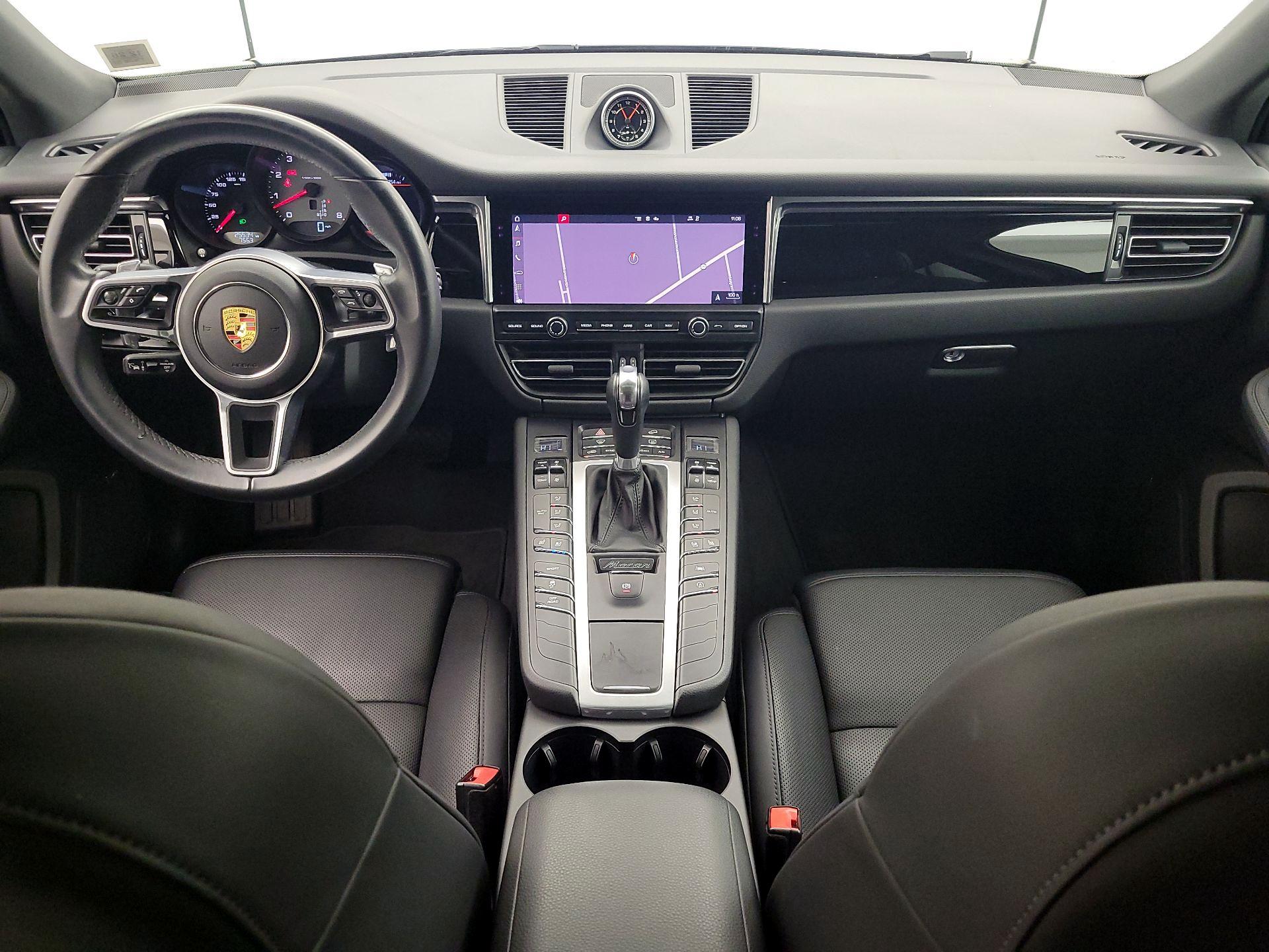 Thumbnail: 2021 Porsche Macan - 9