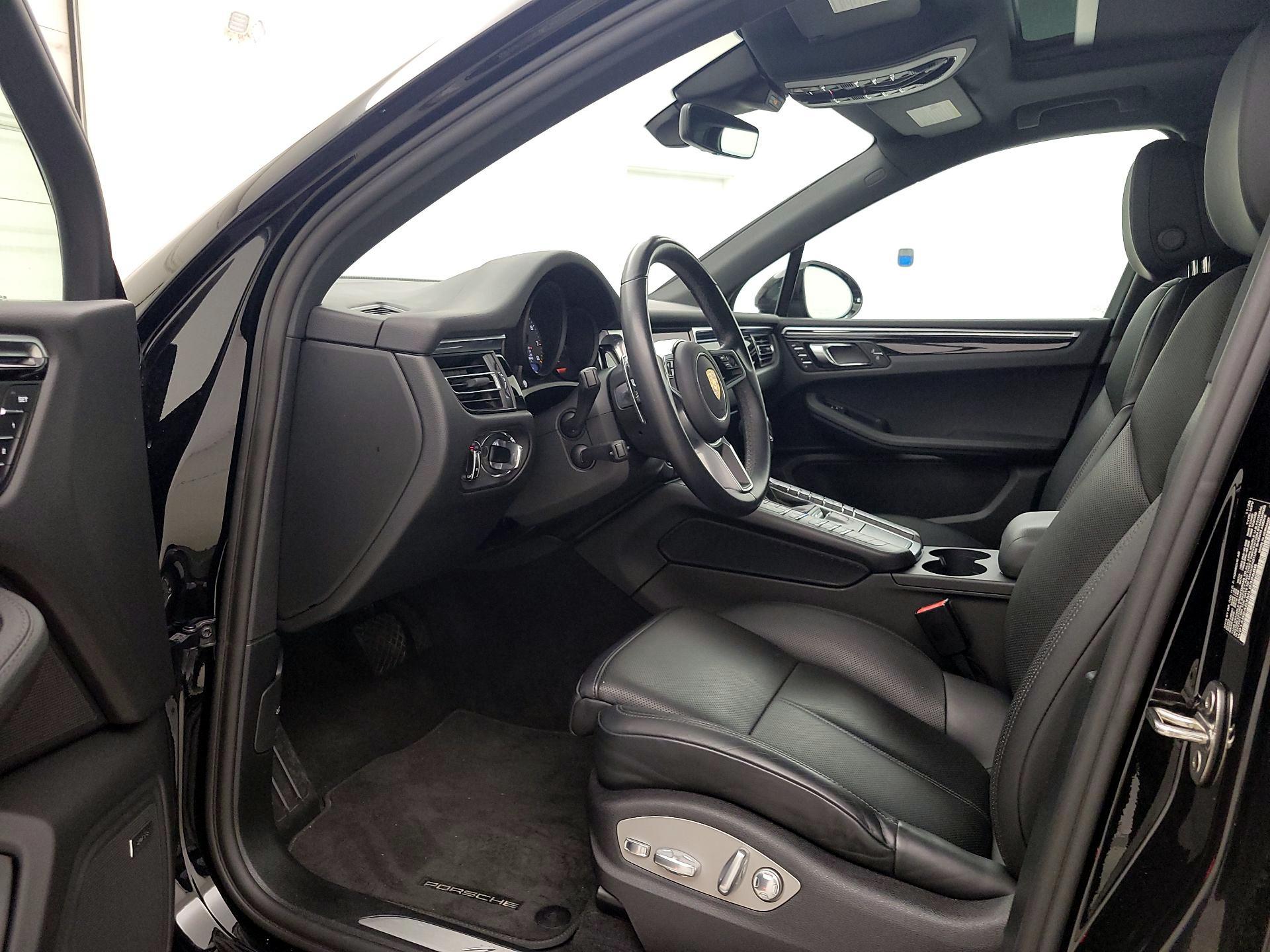 Thumbnail: 2021 Porsche Macan - 11