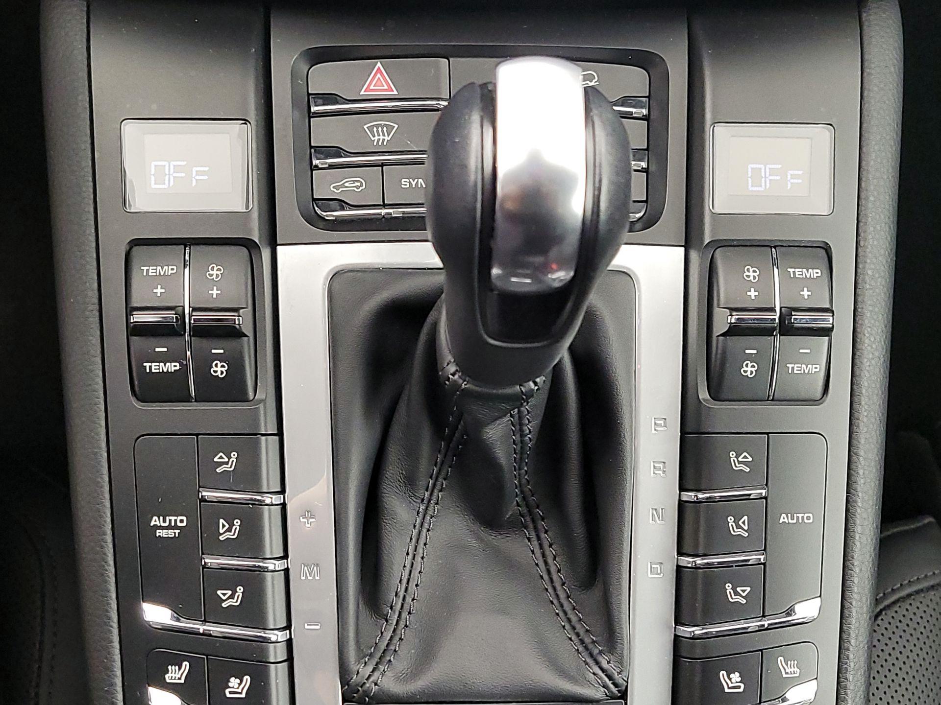 Thumbnail: 2021 Porsche Macan - 18