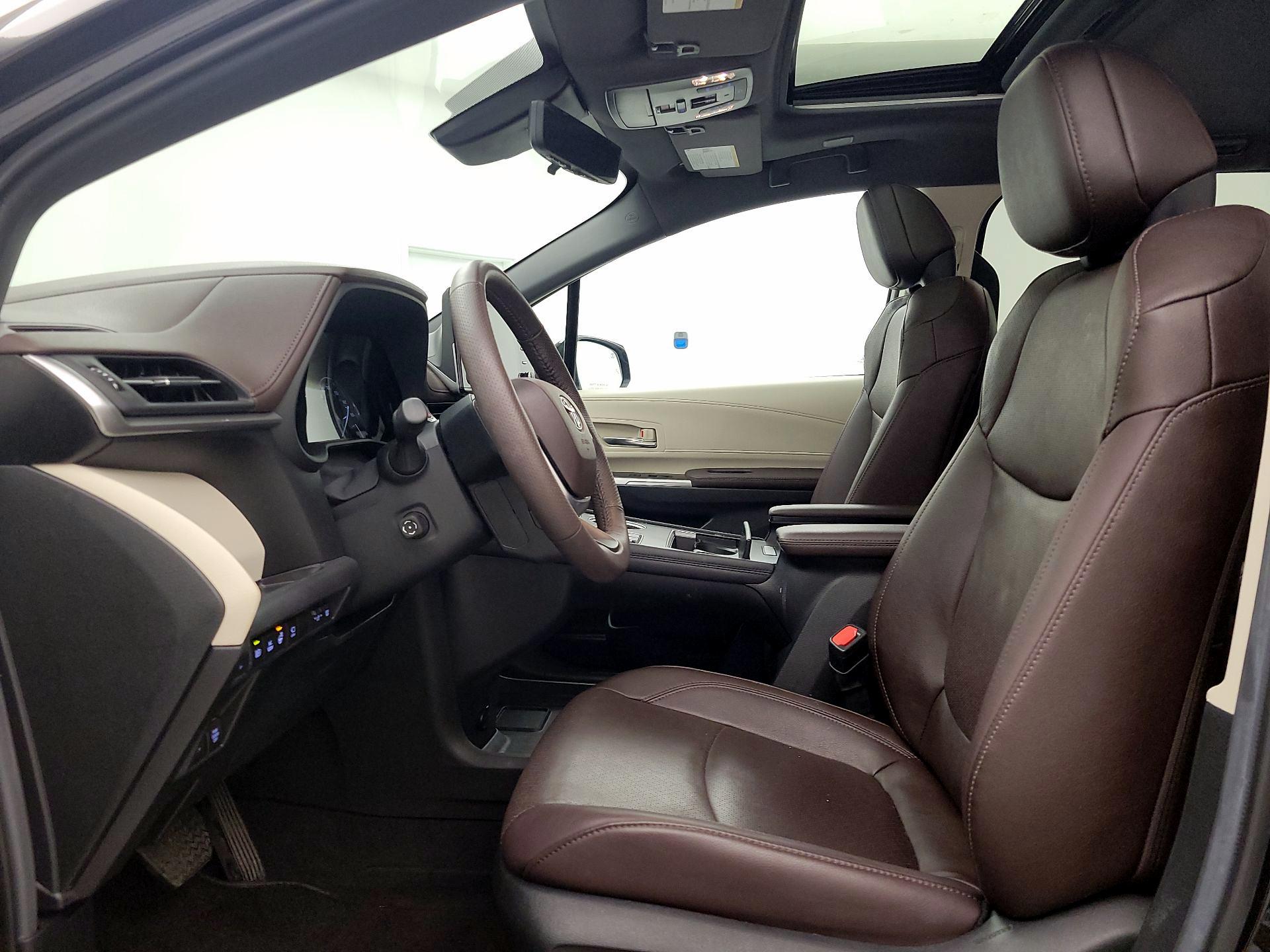 Thumbnail: 2024 Toyota Sienna - 11