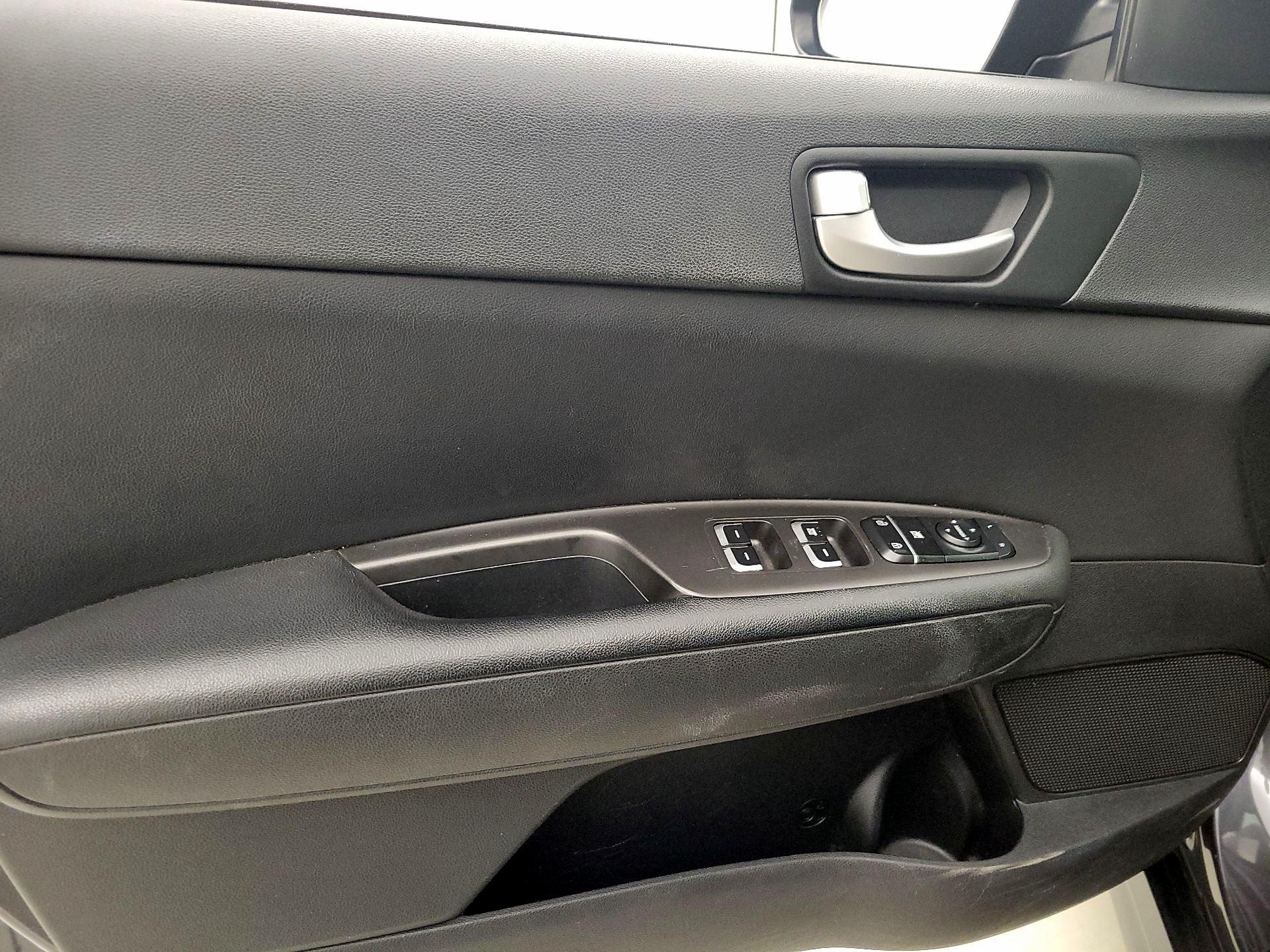 Thumbnail: 2017 Kia Optima - 12