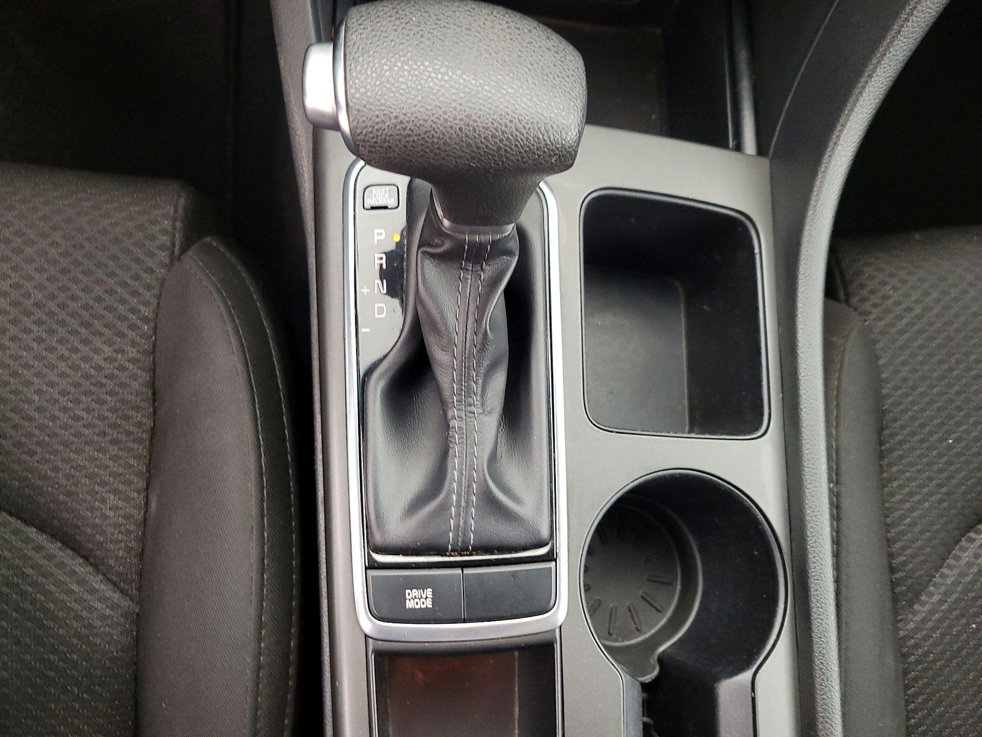 Thumbnail: 2017 Kia Optima - 17