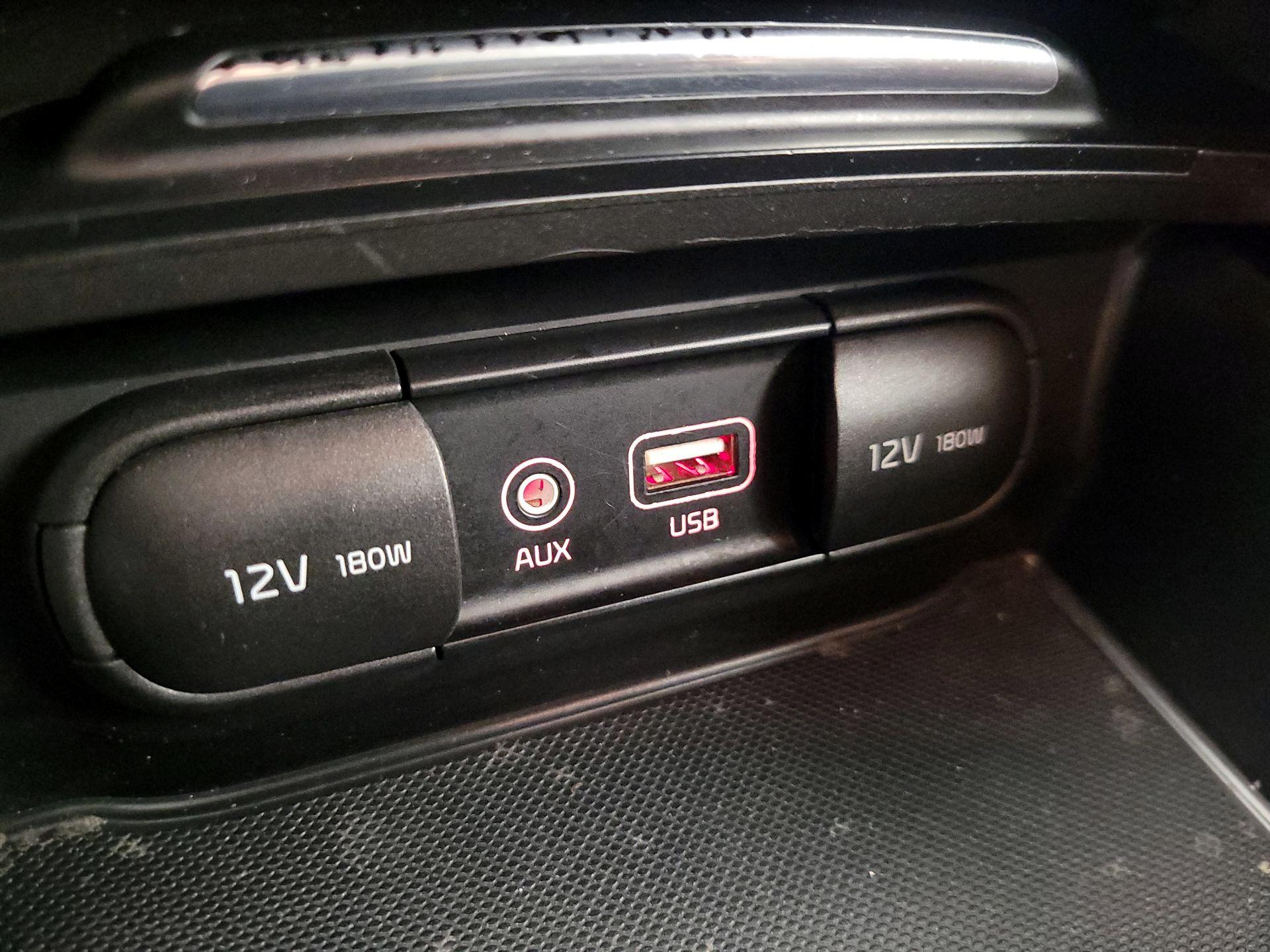 Thumbnail: 2017 Kia Optima - 18