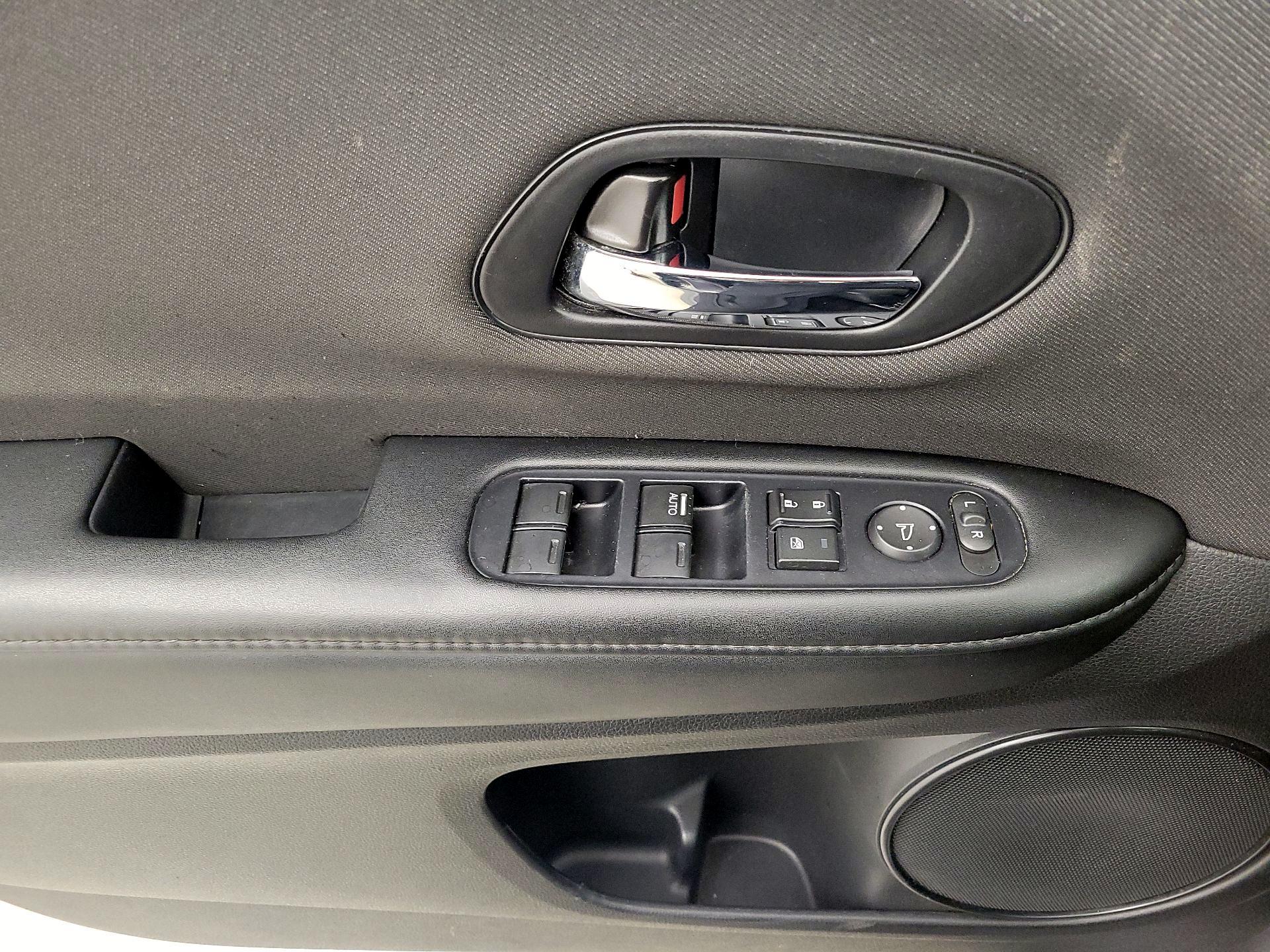 Thumbnail: 2019 Honda HR-V - 12