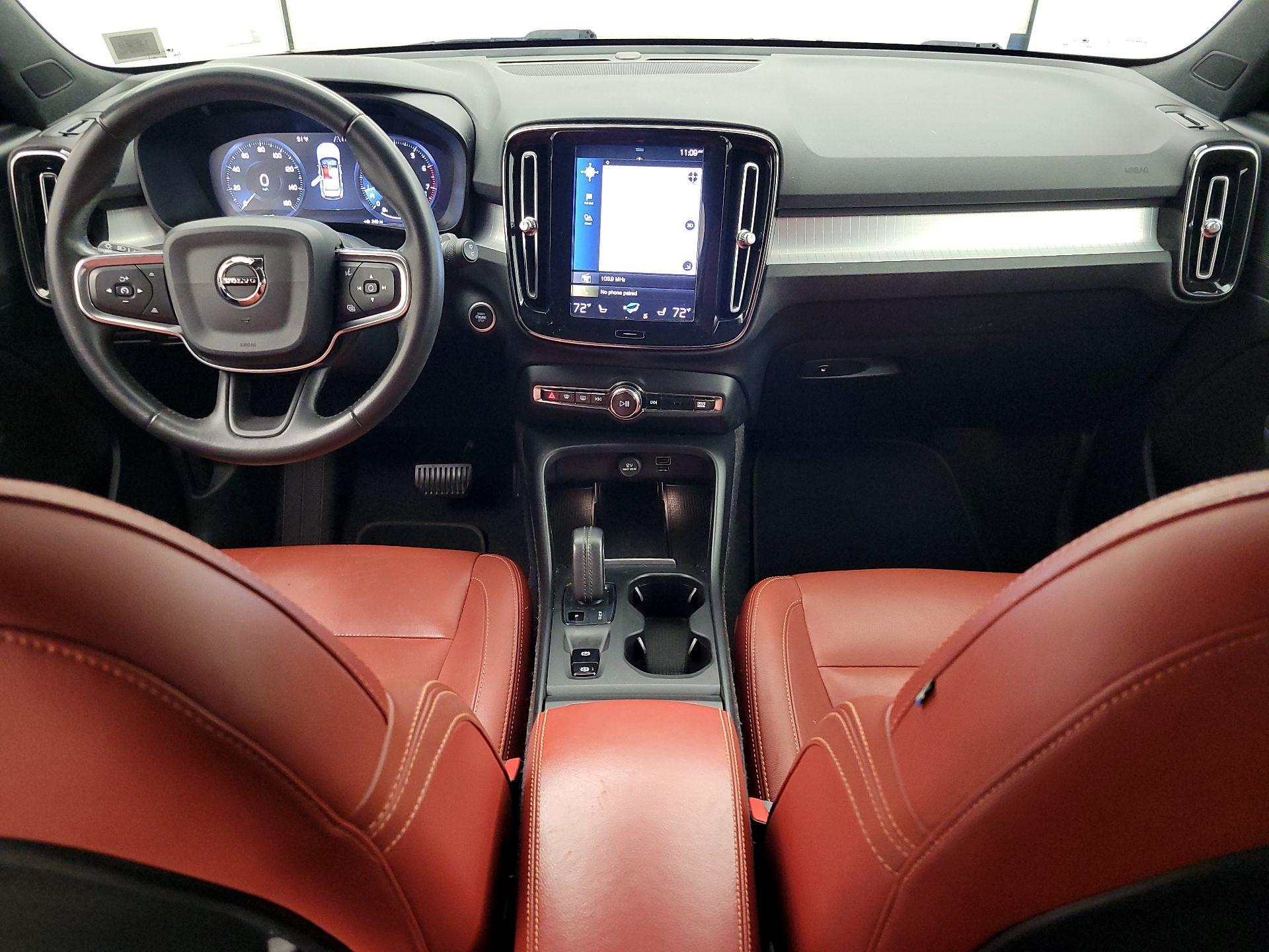 Thumbnail: 2019 Volvo XC40 - 9