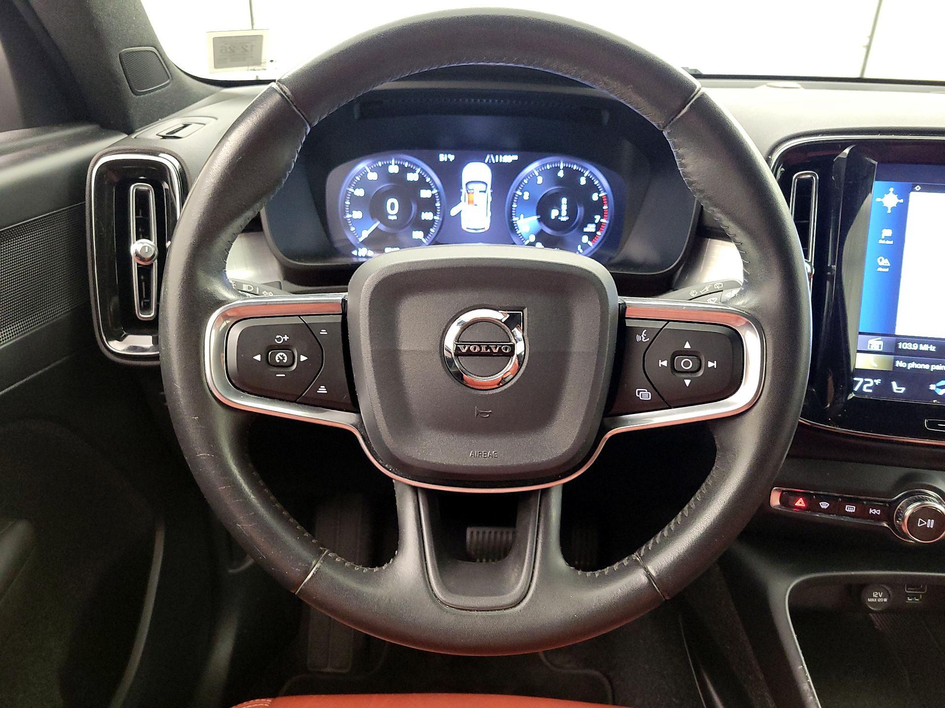 Thumbnail: 2019 Volvo XC40 - 10