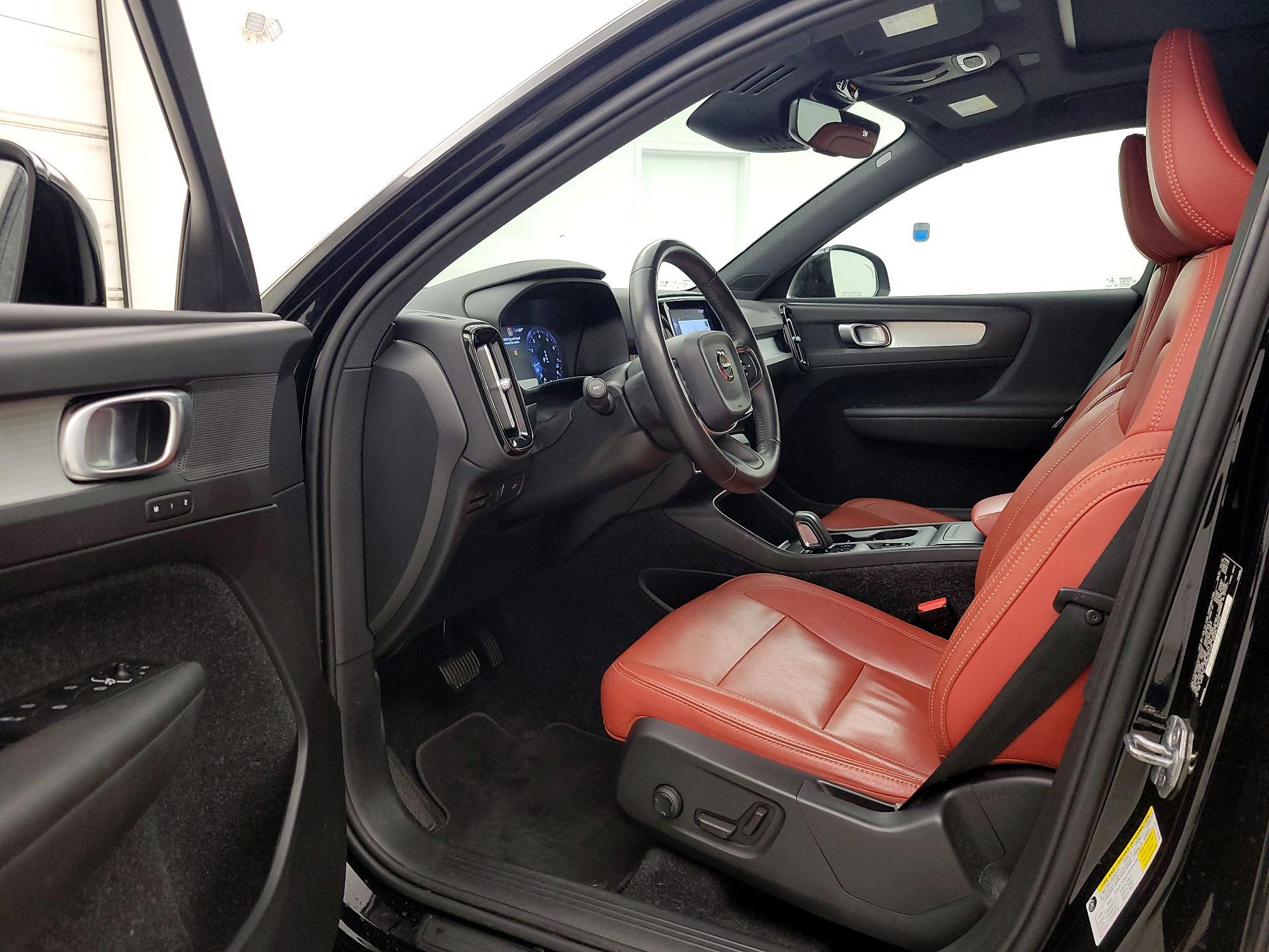 Thumbnail: 2019 Volvo XC40 - 11