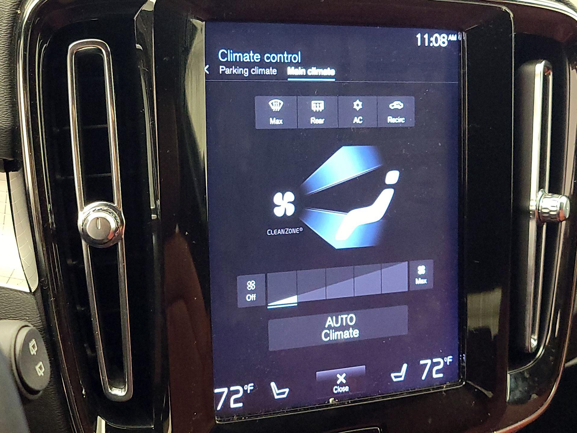 Thumbnail: 2019 Volvo XC40 - 17