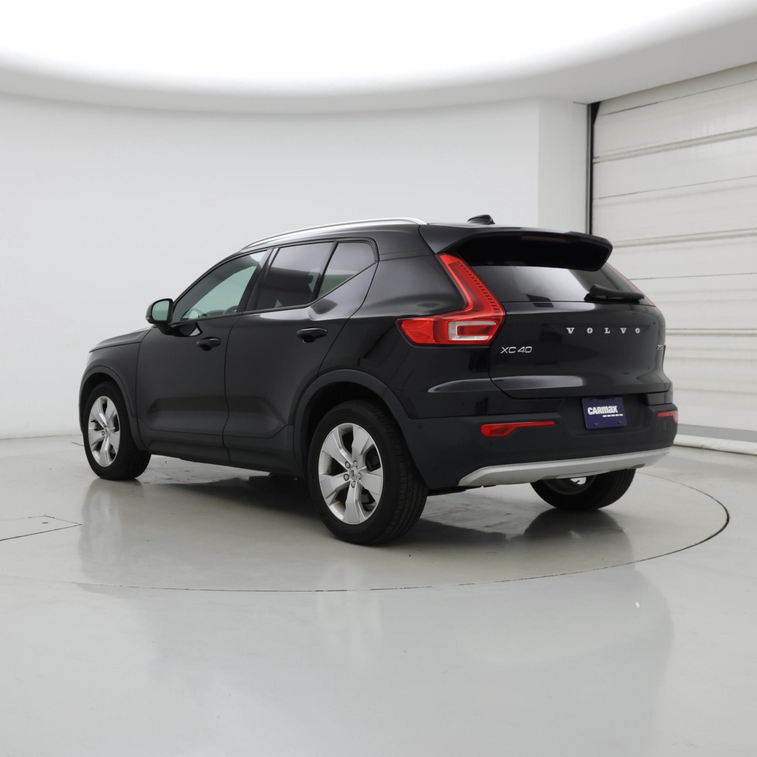Thumbnail: 2019 Volvo XC40 - 2