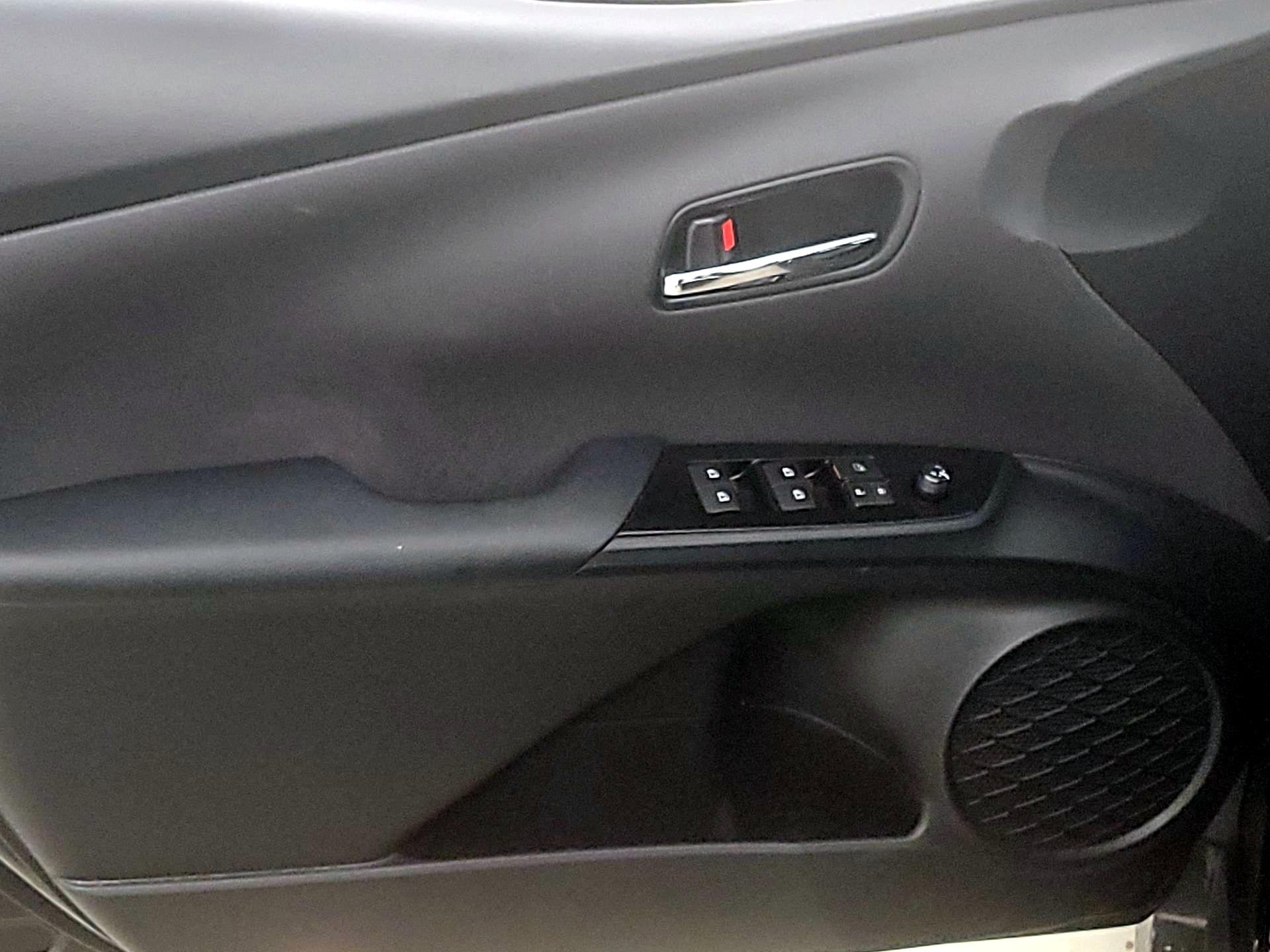 Thumbnail: 2017 Toyota Prius - 12