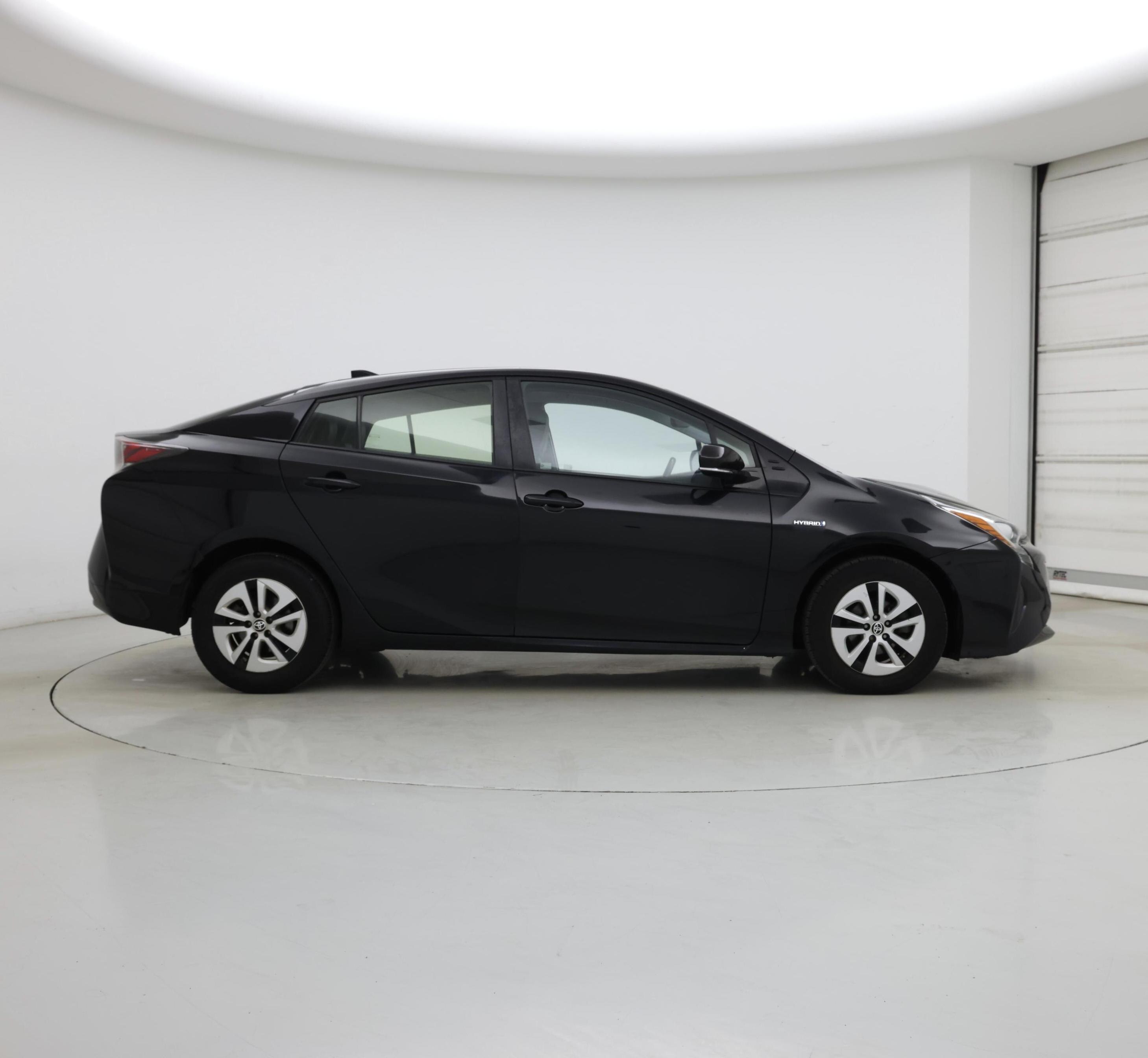 Thumbnail: 2017 Toyota Prius - 7