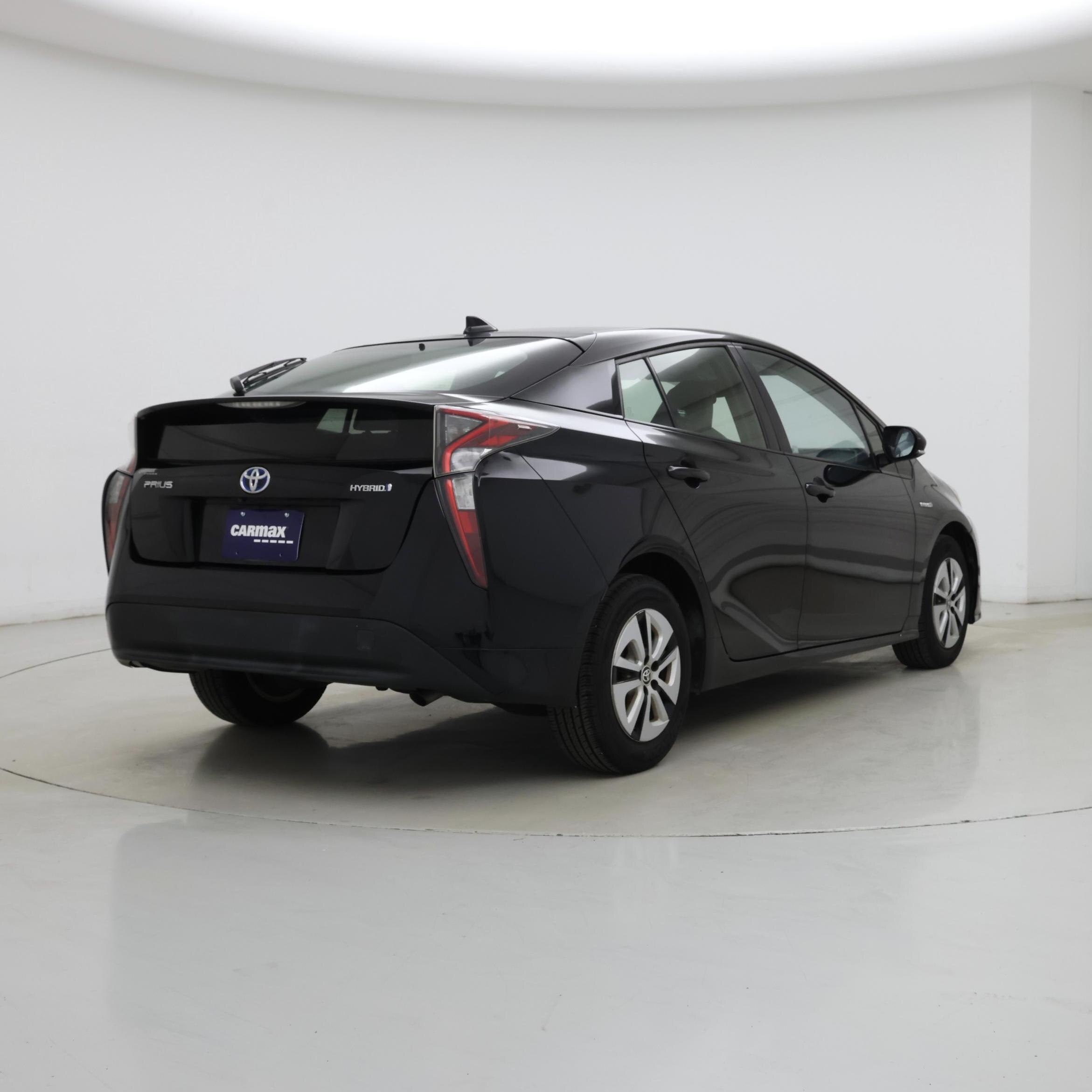 Thumbnail: 2017 Toyota Prius - 8