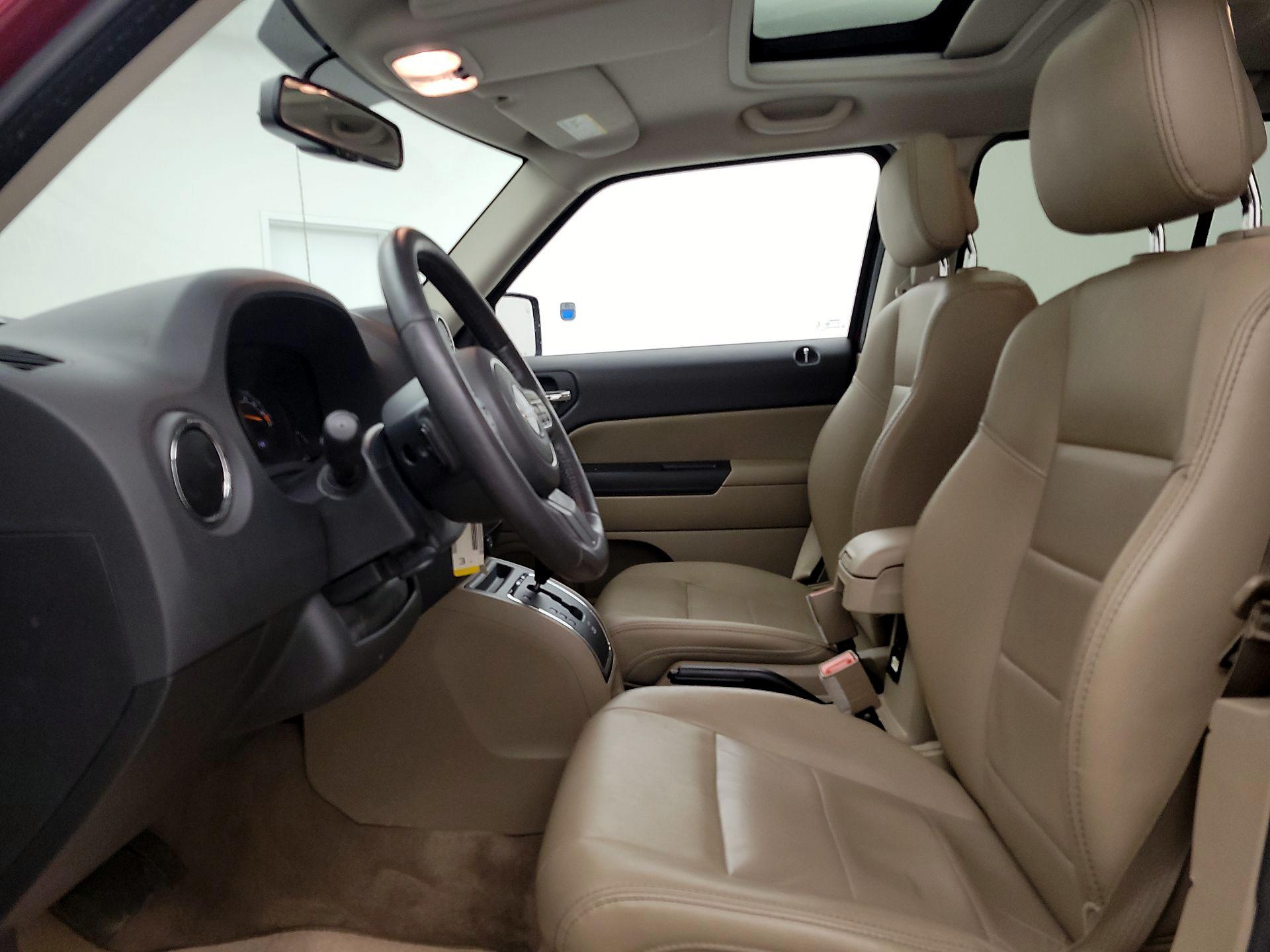 Thumbnail: 2017 Jeep Patriot - 11