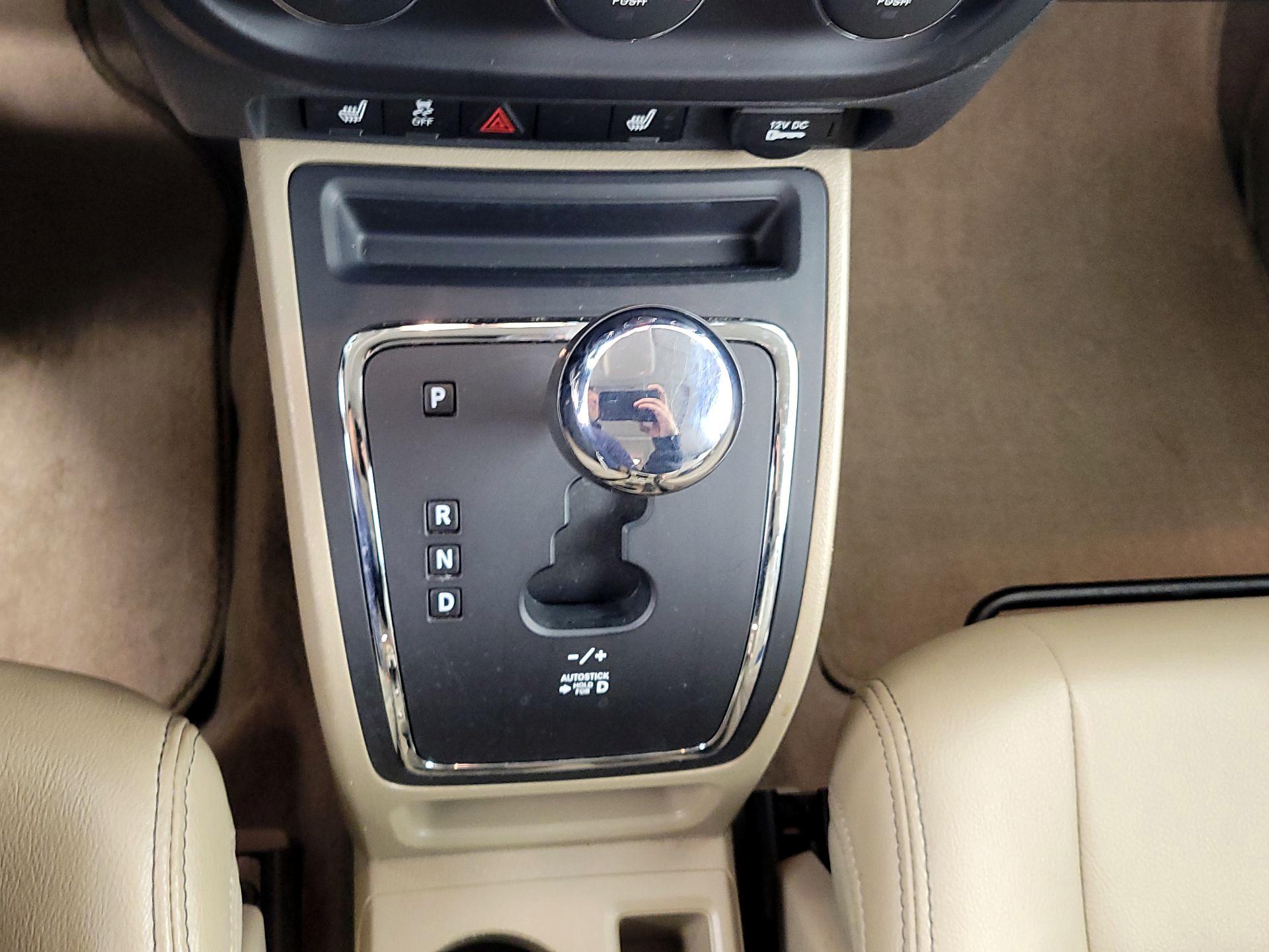 Thumbnail: 2017 Jeep Patriot - 16