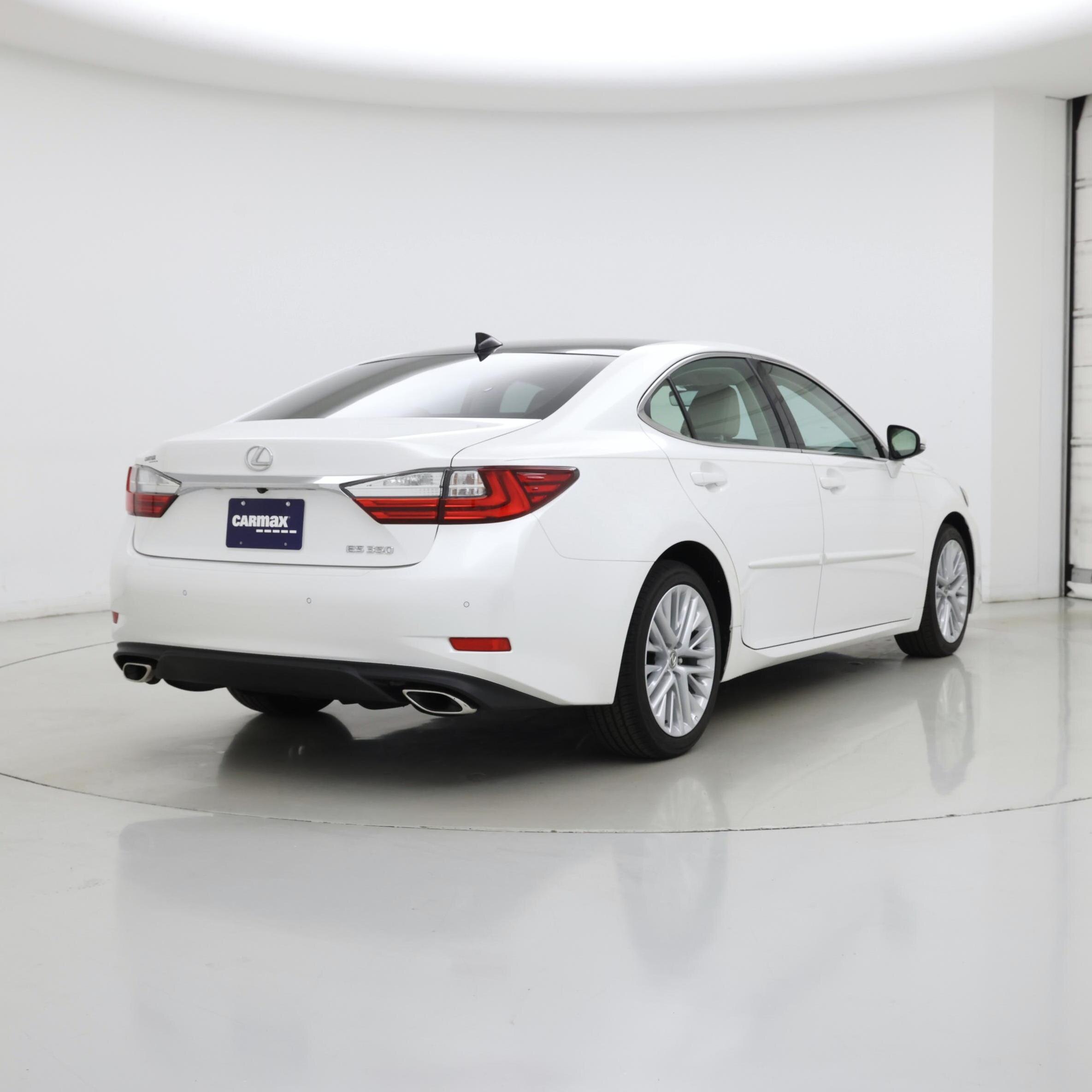 Thumbnail: 2016 Lexus ES - 8