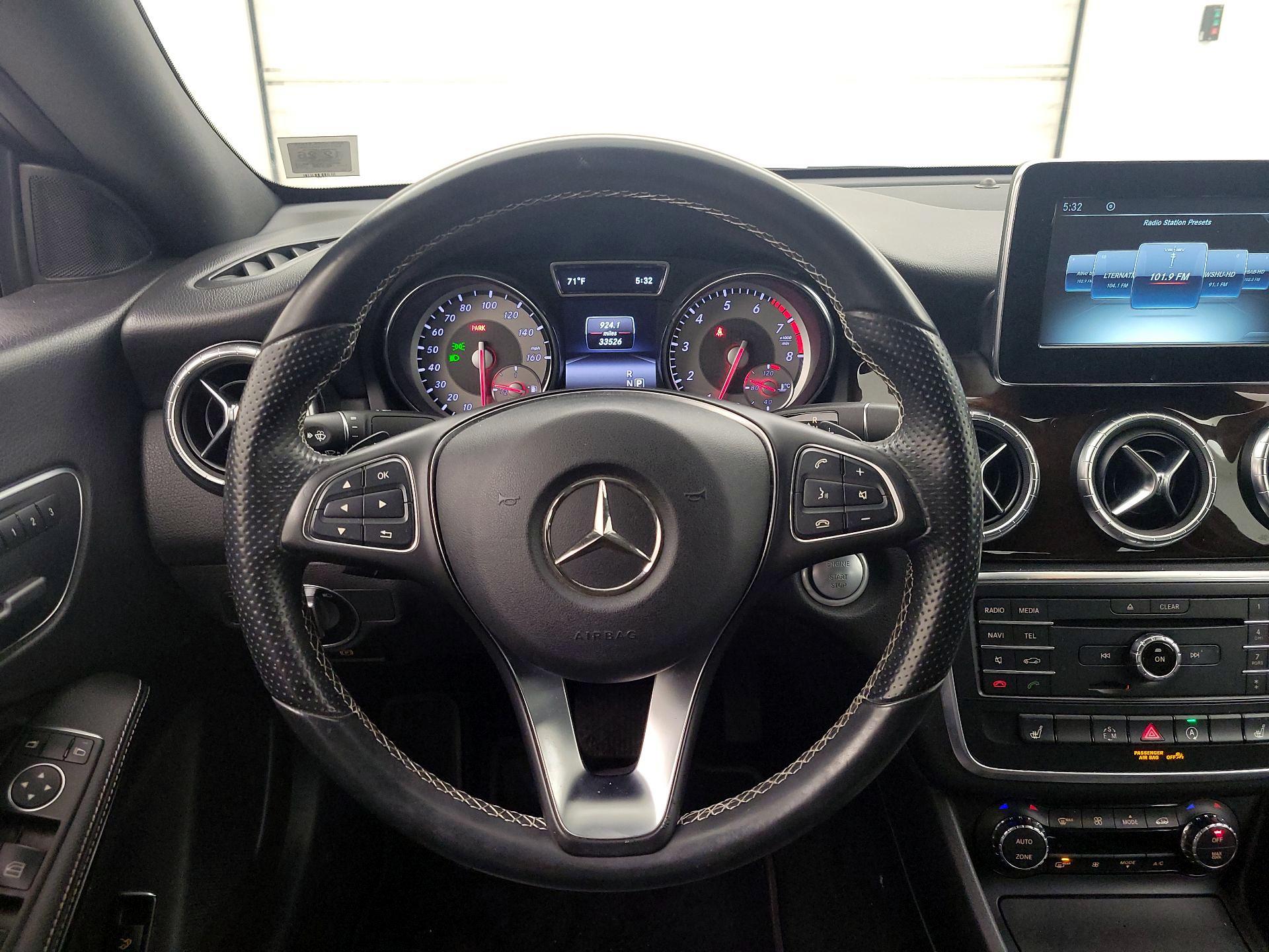 Thumbnail: 2015 Mercedes-Benz CLA - 10