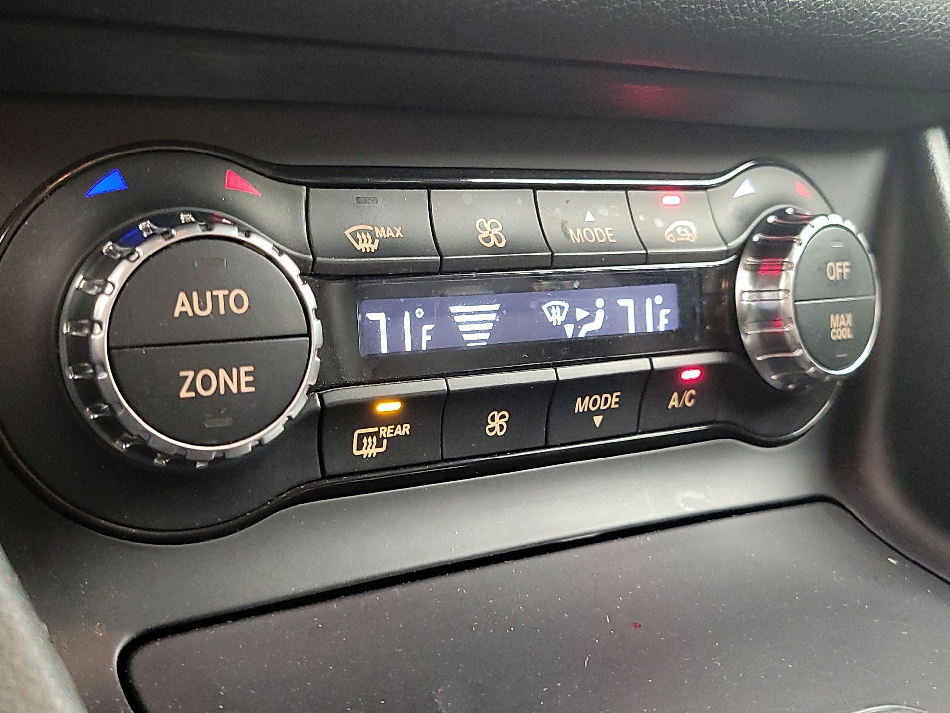 Thumbnail: 2015 Mercedes-Benz CLA - 16