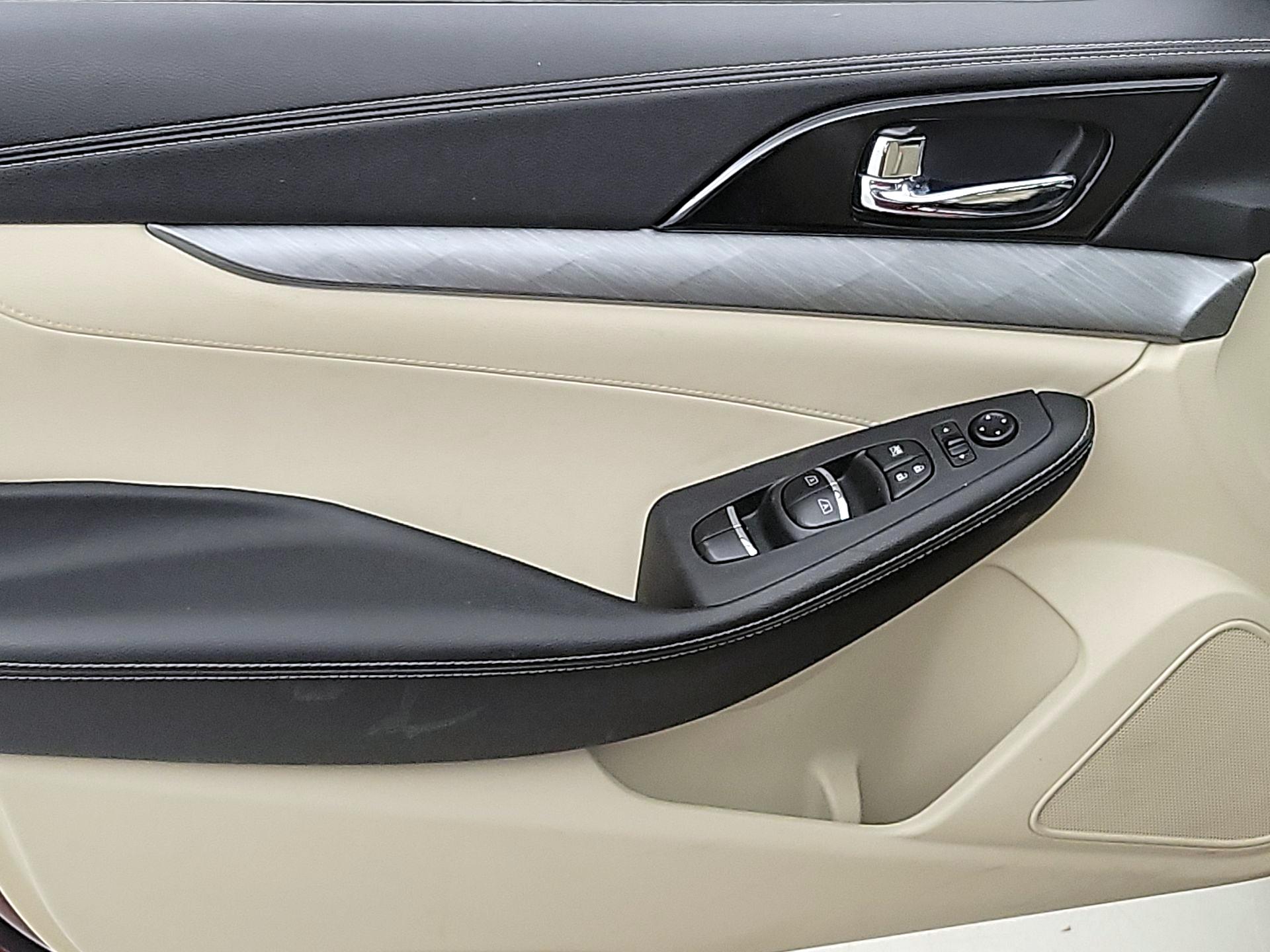 Thumbnail: 2016 Nissan Maxima - 12