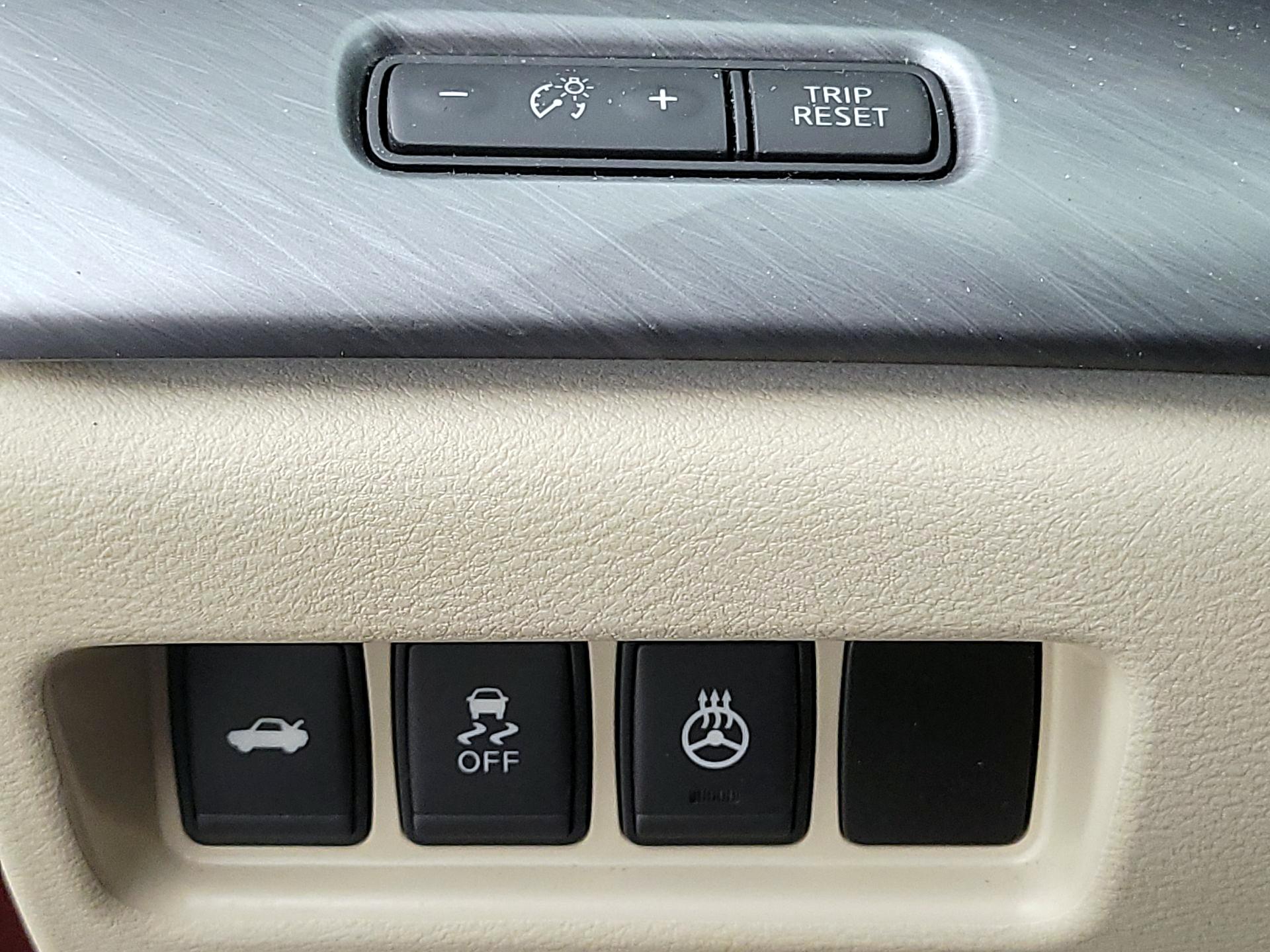 Thumbnail: 2016 Nissan Maxima - 13