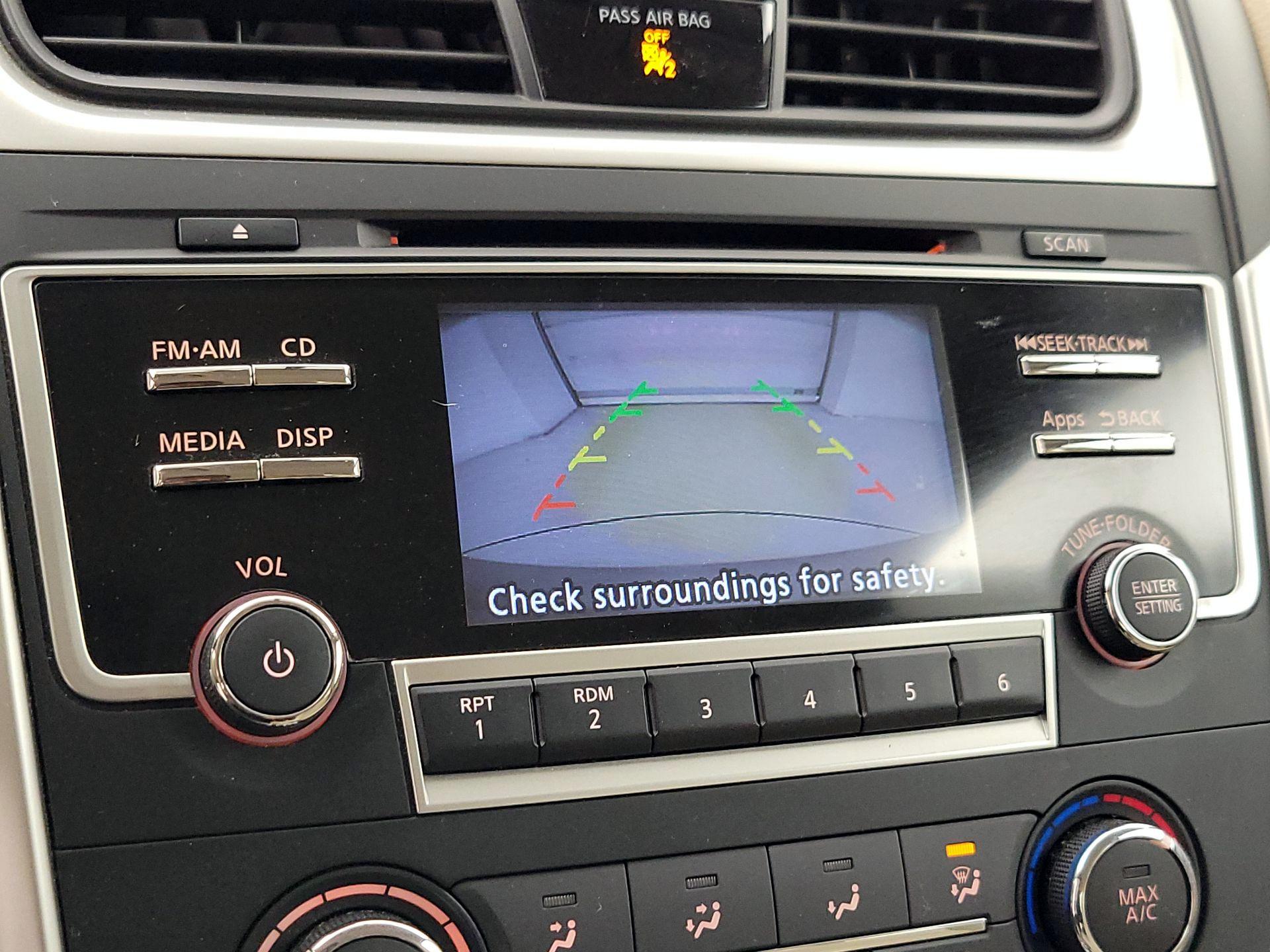 Thumbnail: 2016 Nissan Altima - 14