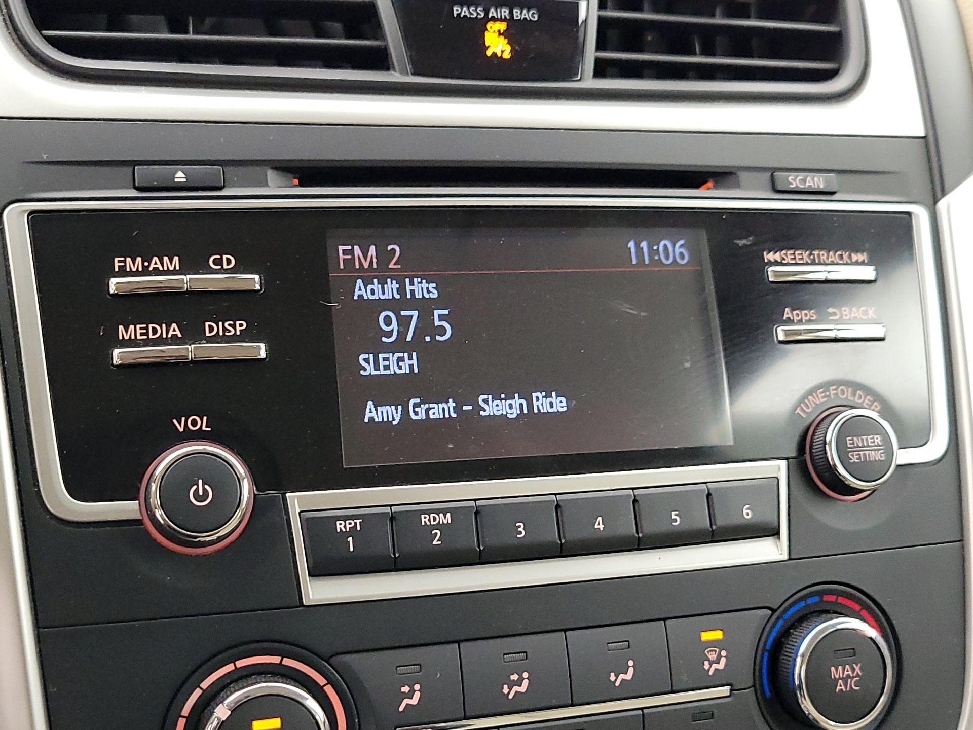 Thumbnail: 2016 Nissan Altima - 15