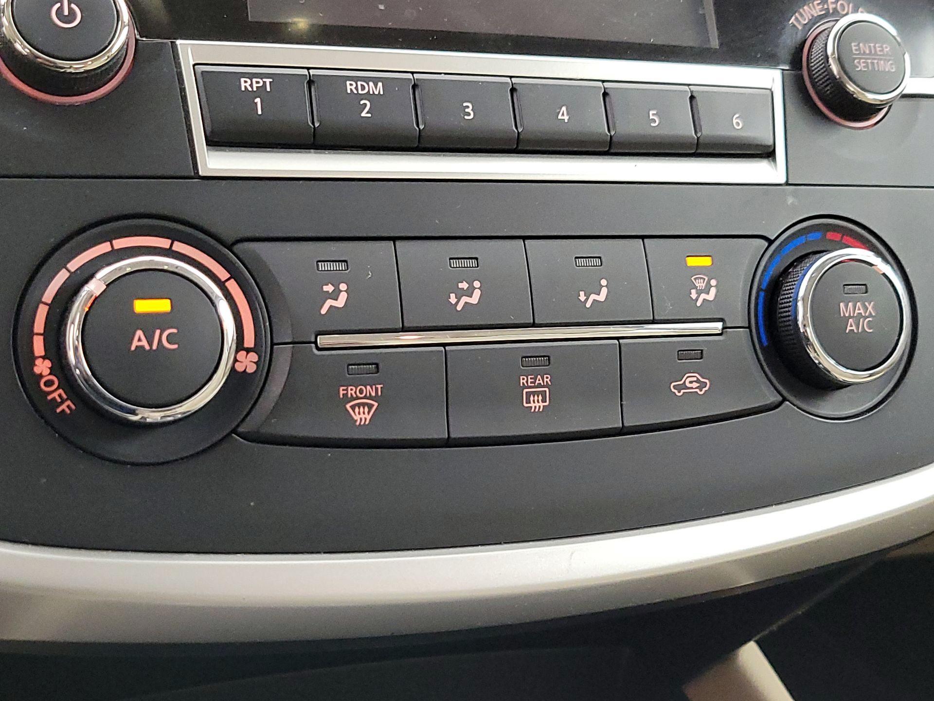 Thumbnail: 2016 Nissan Altima - 16