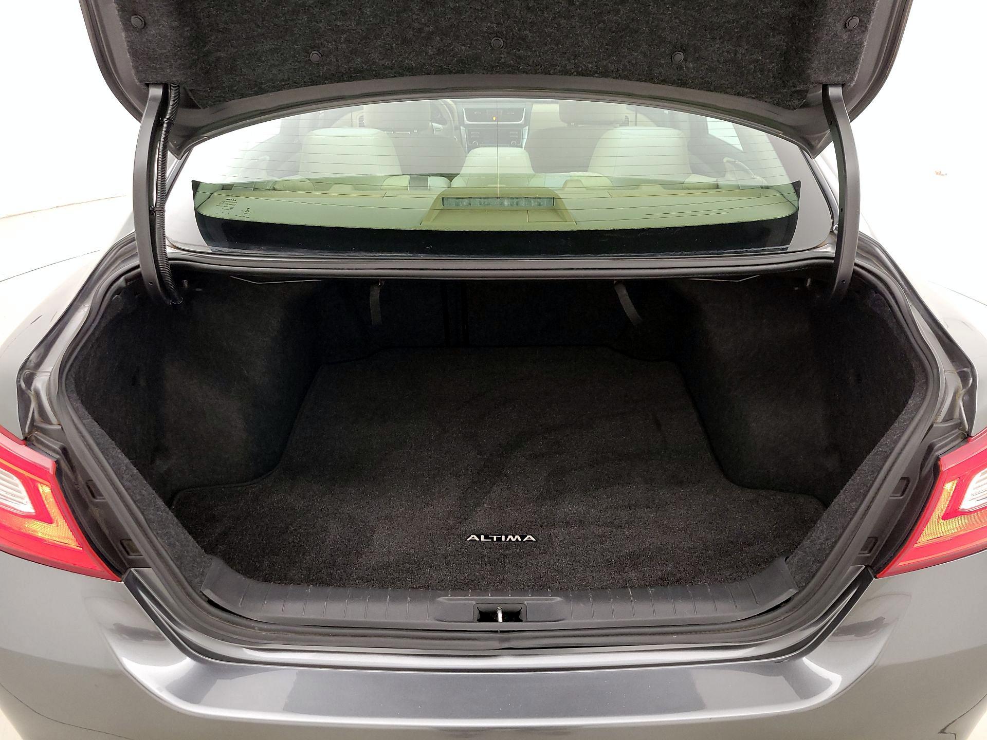 Thumbnail: 2016 Nissan Altima - 20