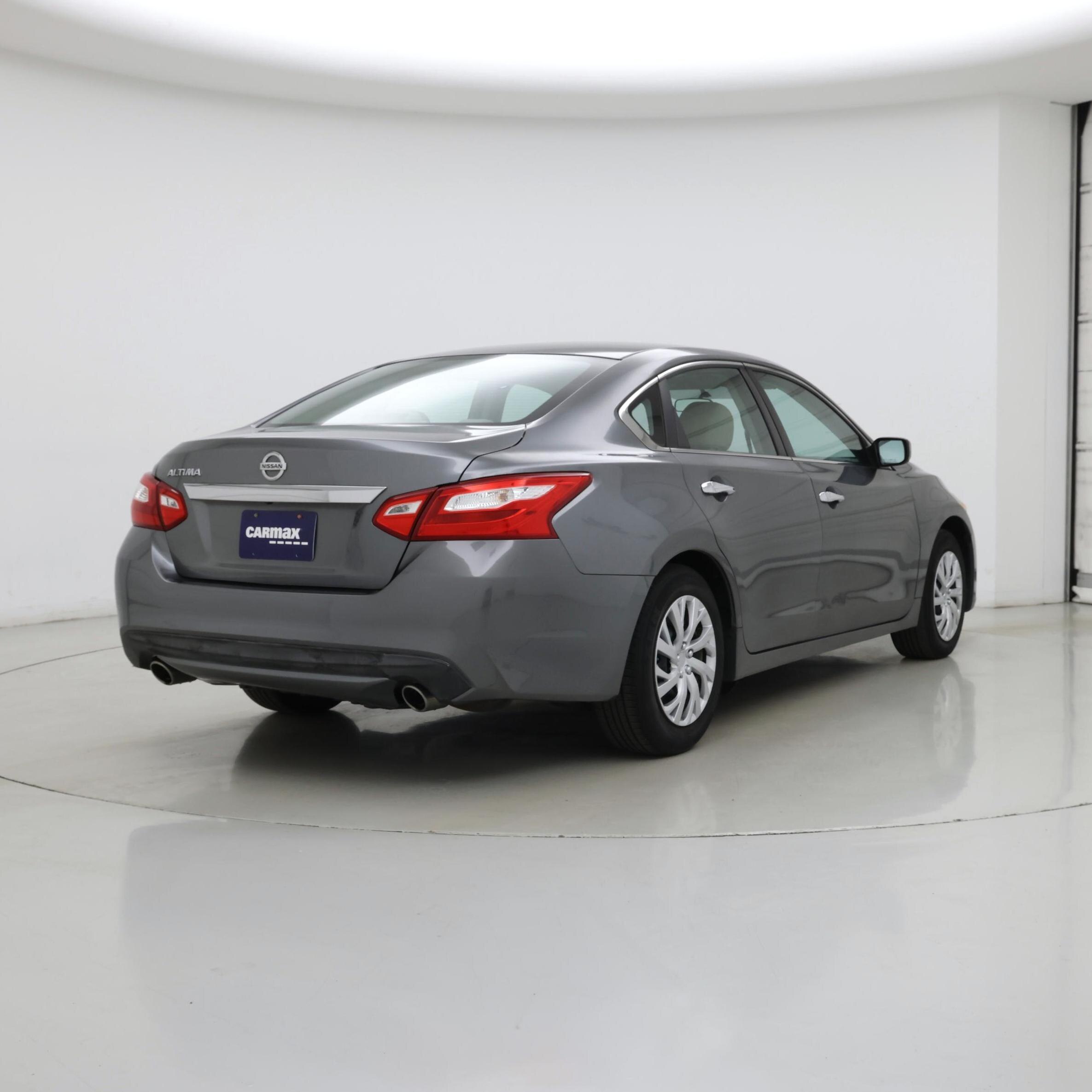 Thumbnail: 2016 Nissan Altima - 8