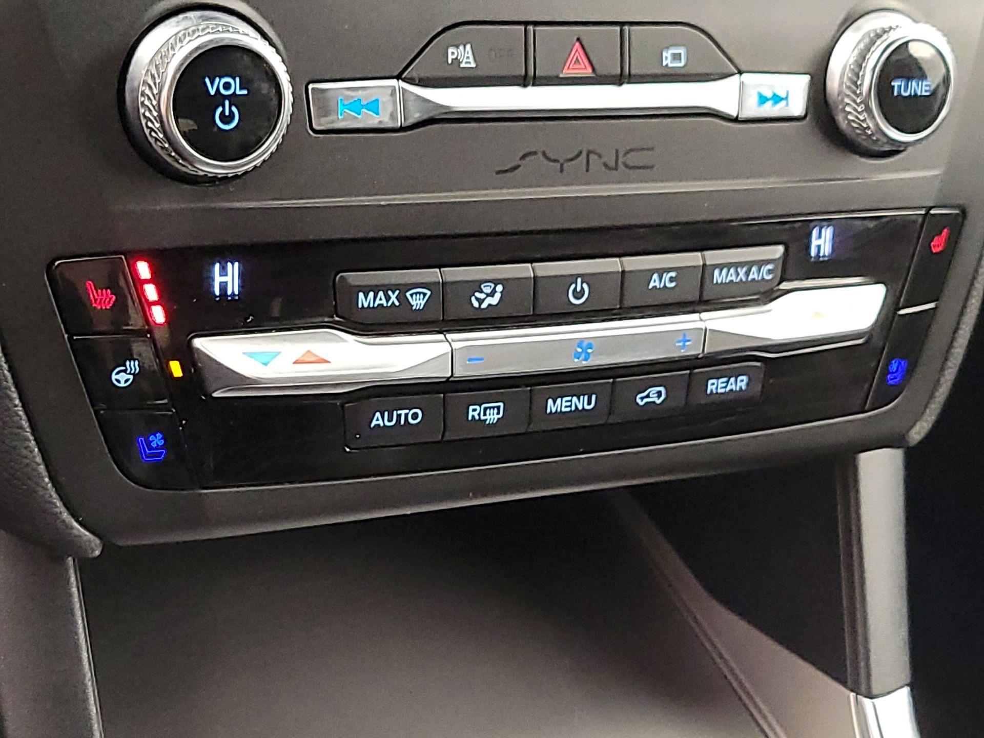 Thumbnail: 2020 Ford Explorer - 17