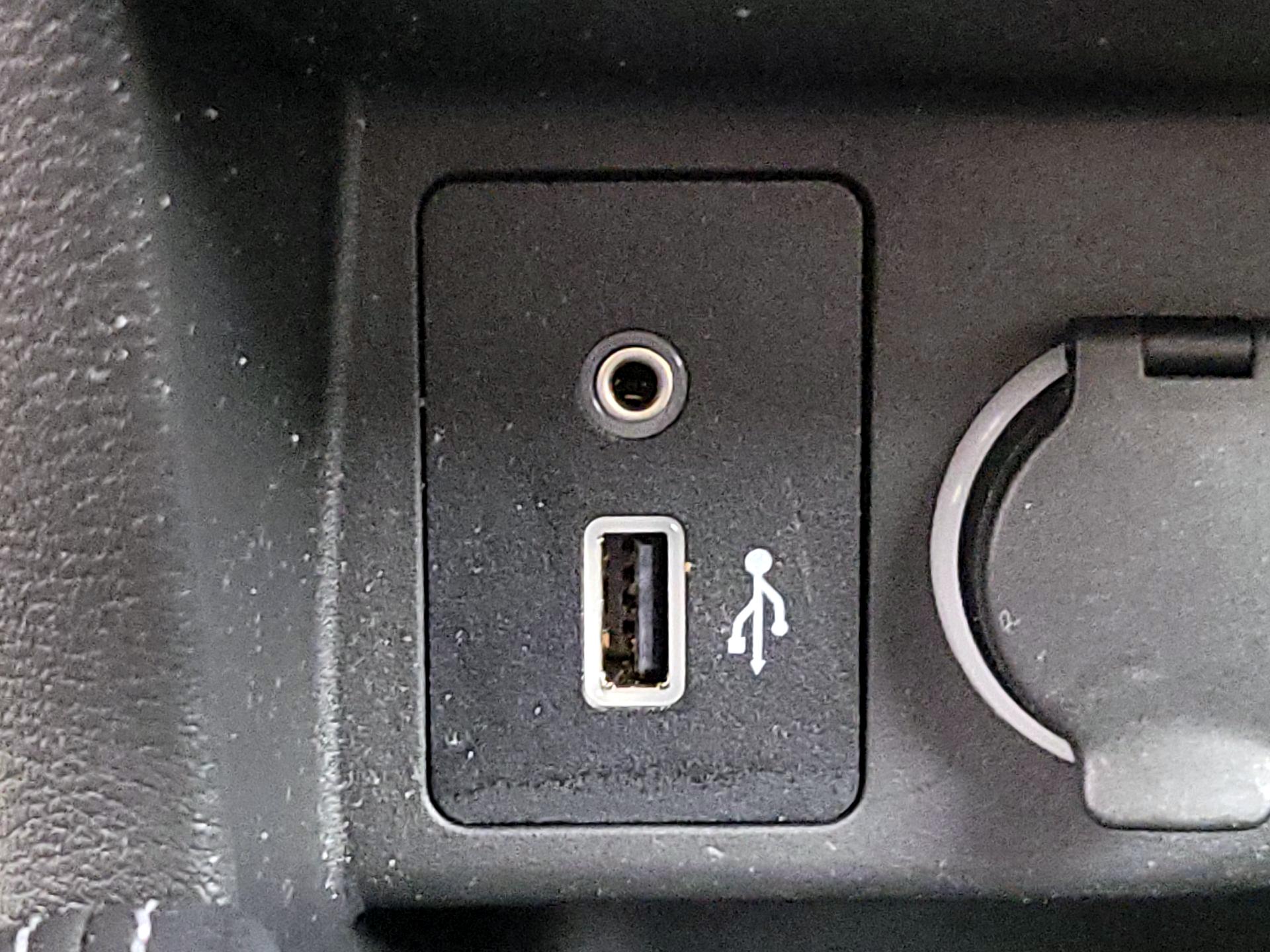 Thumbnail: 2019 Nissan Kicks - 18