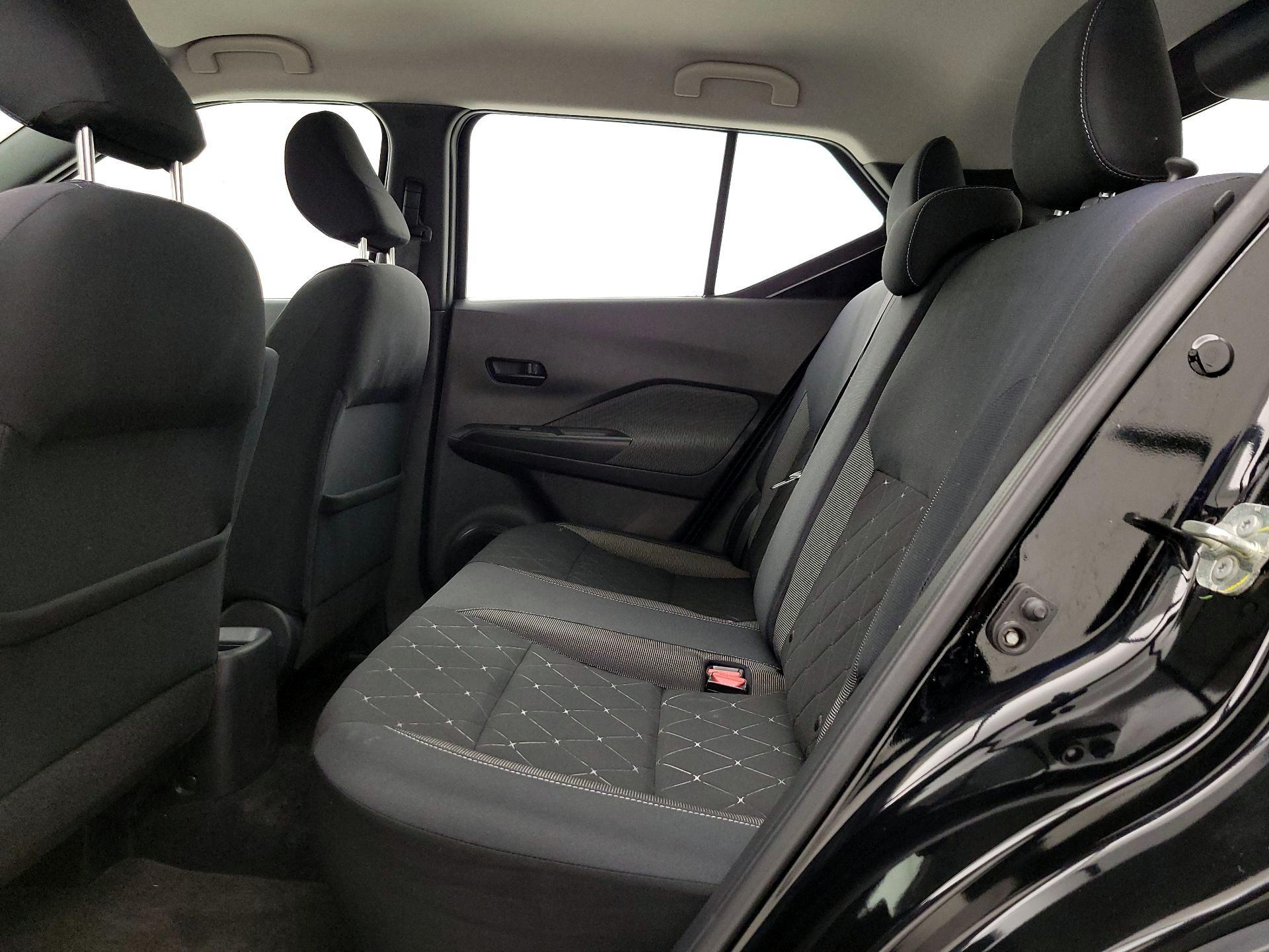 Thumbnail: 2019 Nissan Kicks - 19