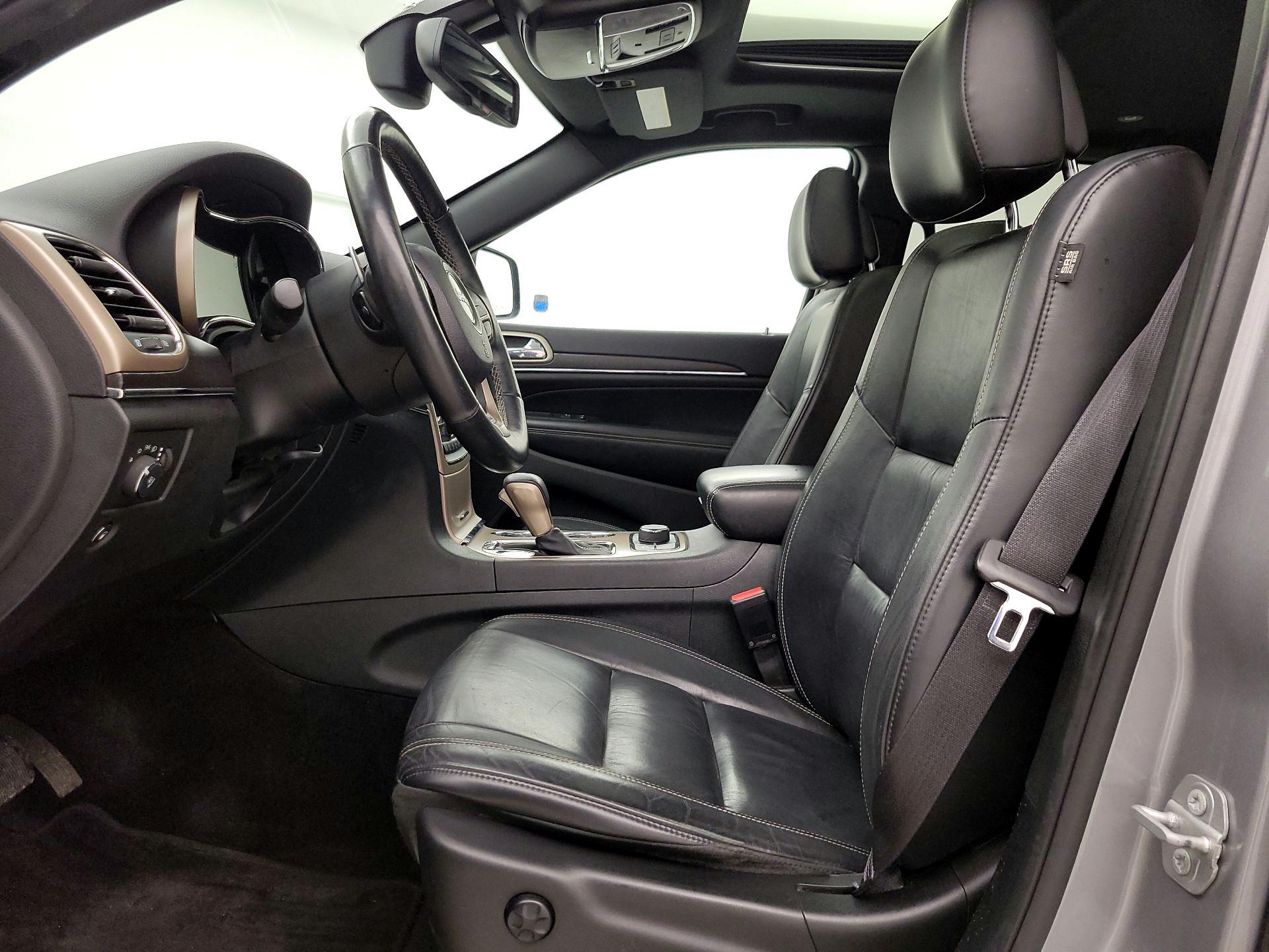 Thumbnail: 2016 Jeep Grand Cherokee - 11