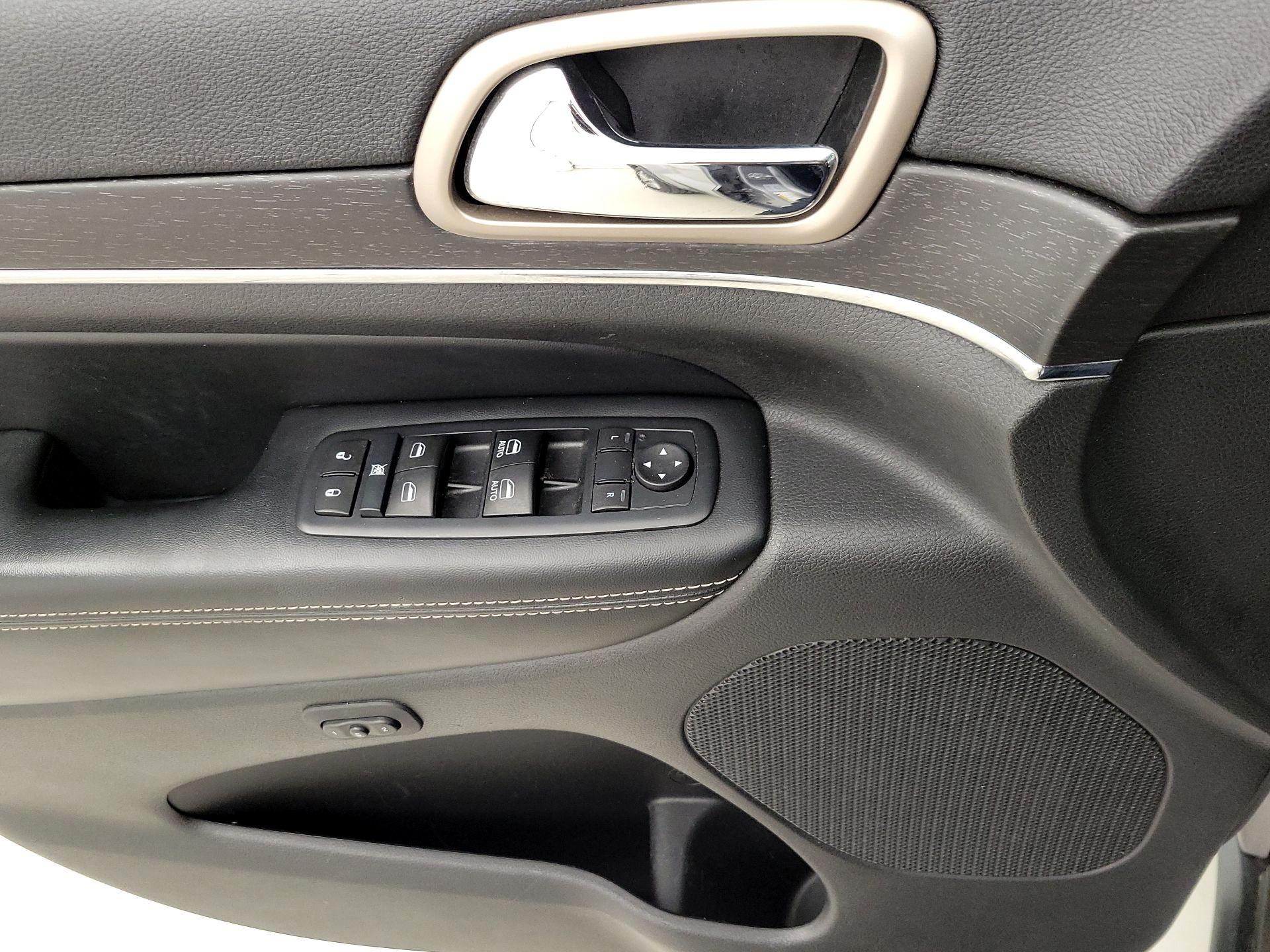 Thumbnail: 2016 Jeep Grand Cherokee - 12