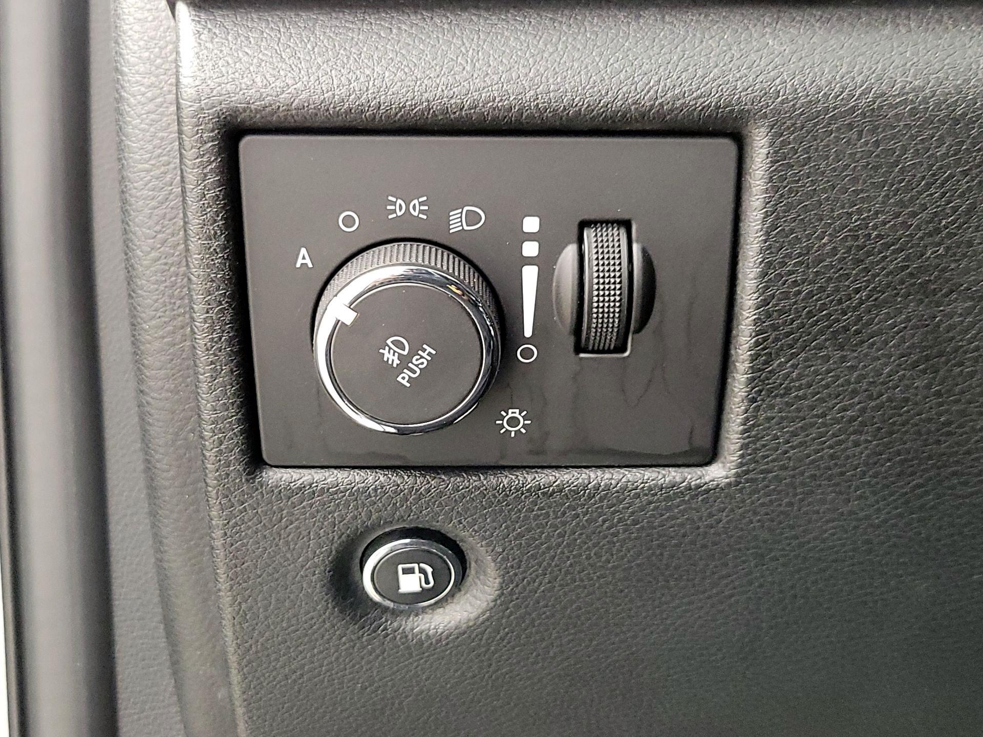 Thumbnail: 2016 Jeep Grand Cherokee - 13