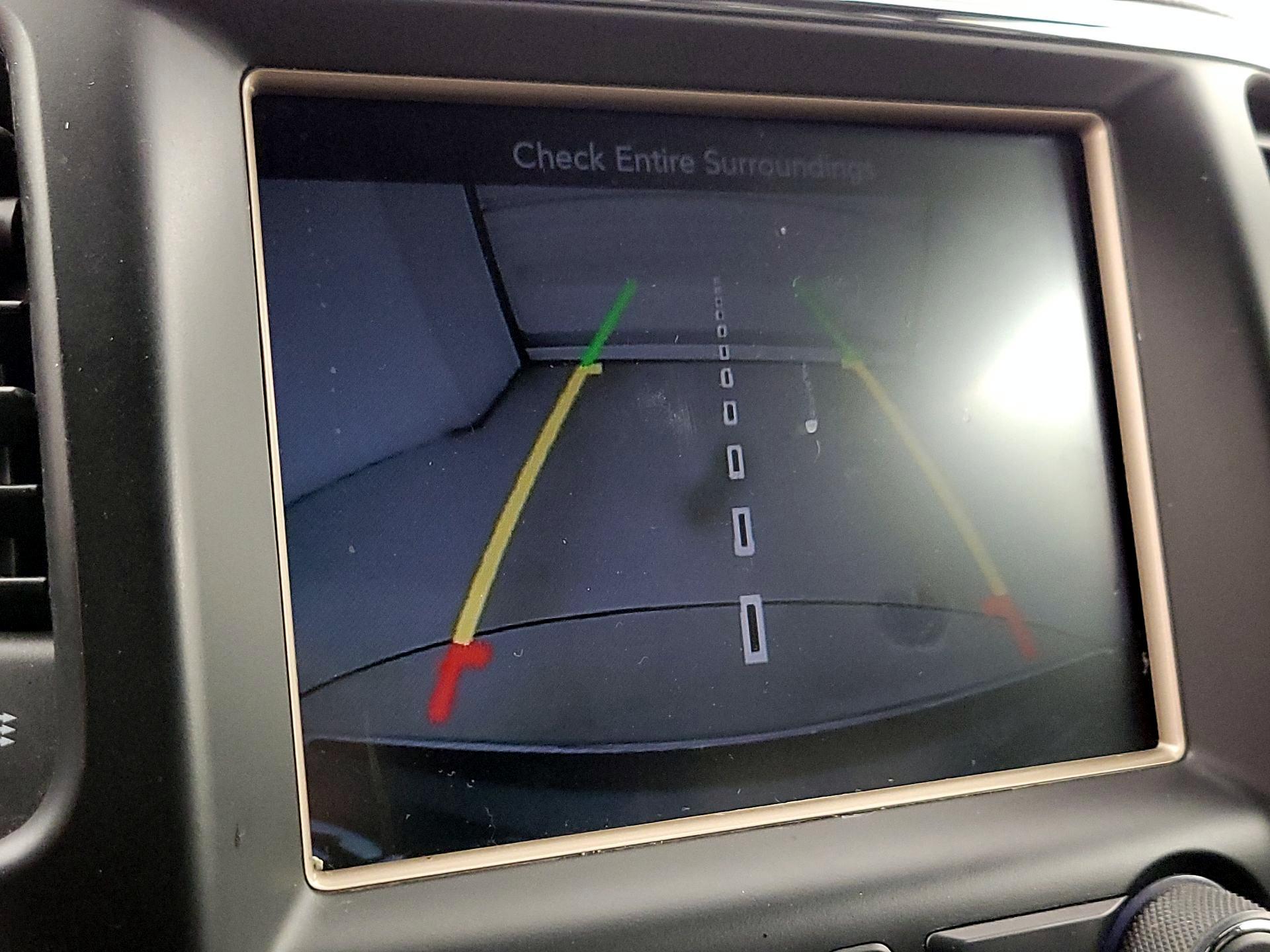 Thumbnail: 2016 Jeep Grand Cherokee - 15