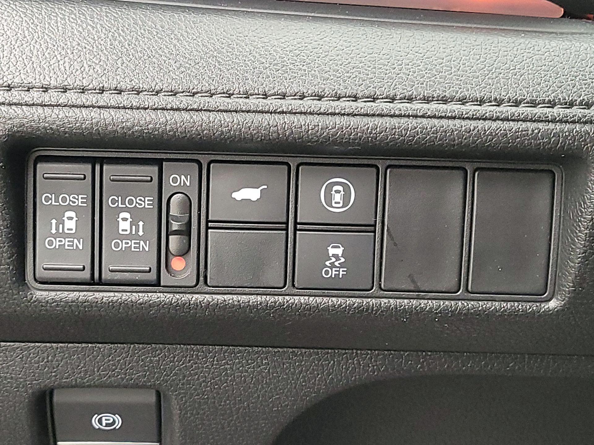 Thumbnail: 2023 Honda Odyssey - 13