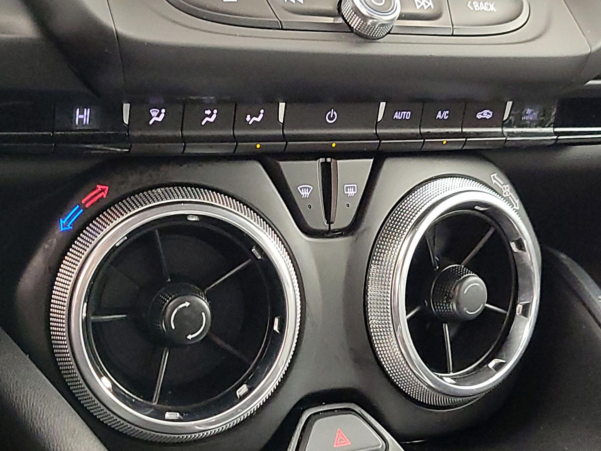 Thumbnail: 2018 Chevrolet Camaro - 16